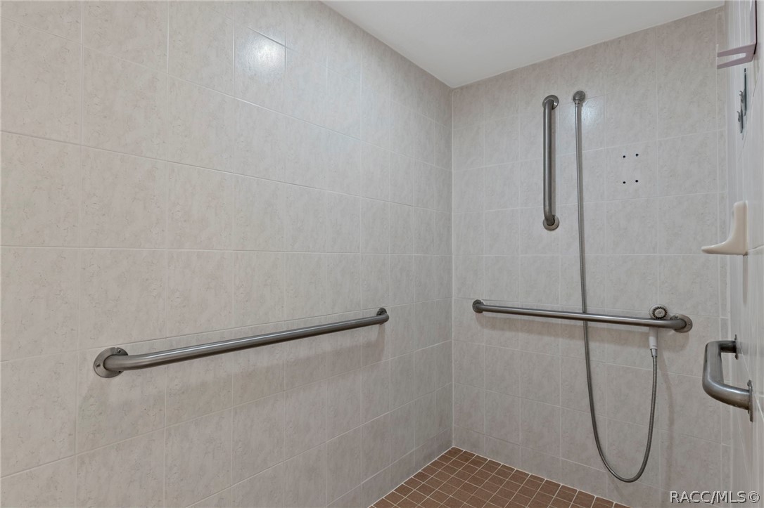 6236 W Pinedale Circle