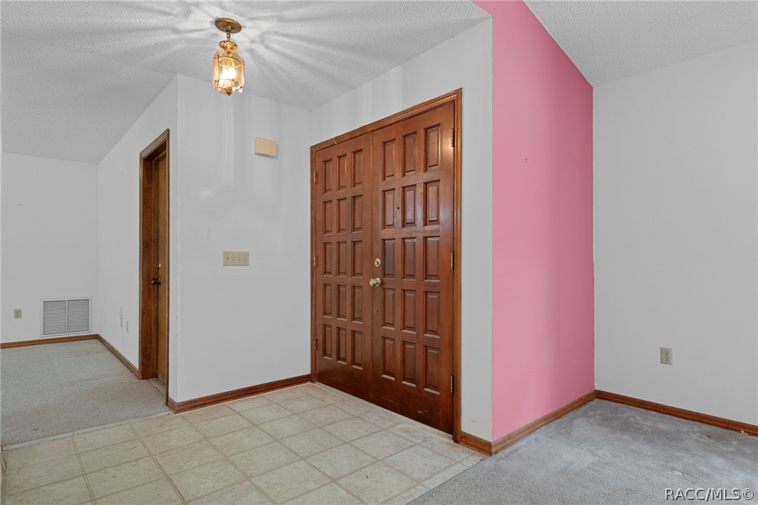 2809 W Cypress Drive
