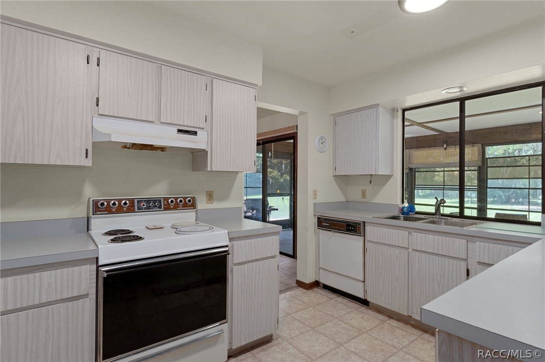 2809 W Cypress Drive