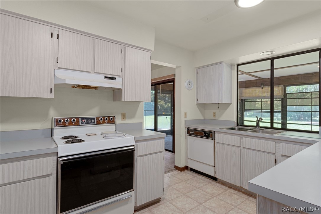 2809 W Cypress Drive