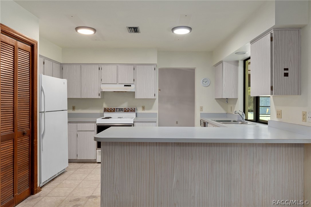 2809 W Cypress Drive