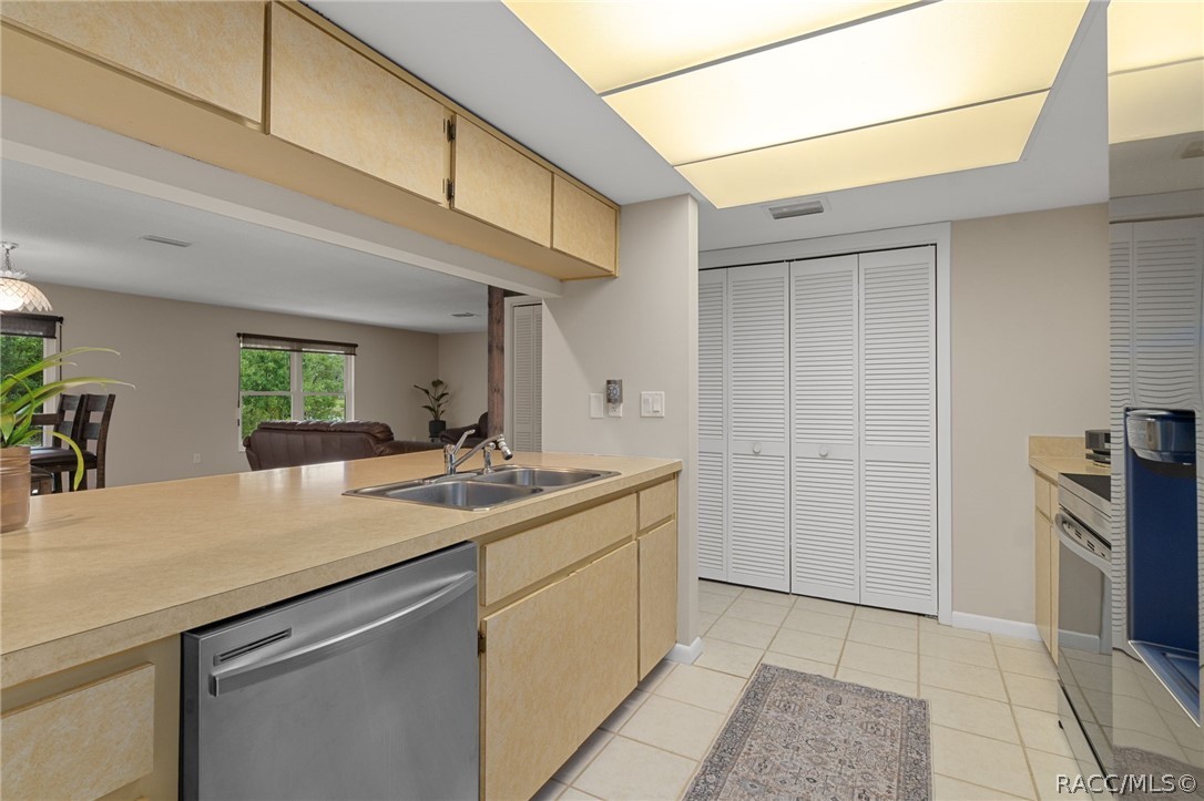 60 Golfview Court