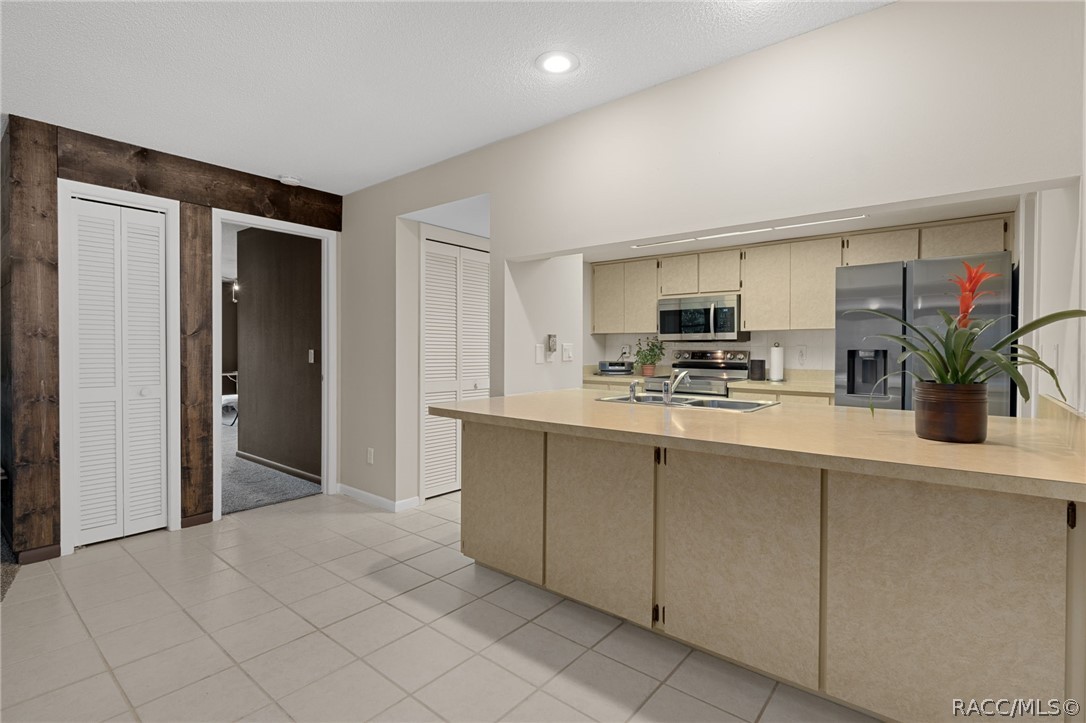 60 Golfview Court
