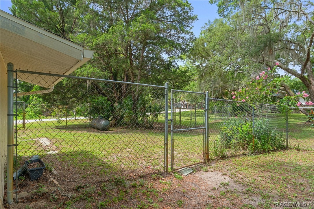 5931 N Brookgreen Drive