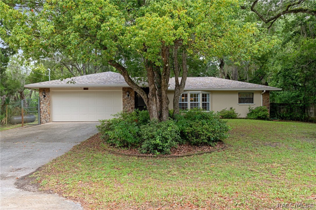 5931 N Brookgreen Drive