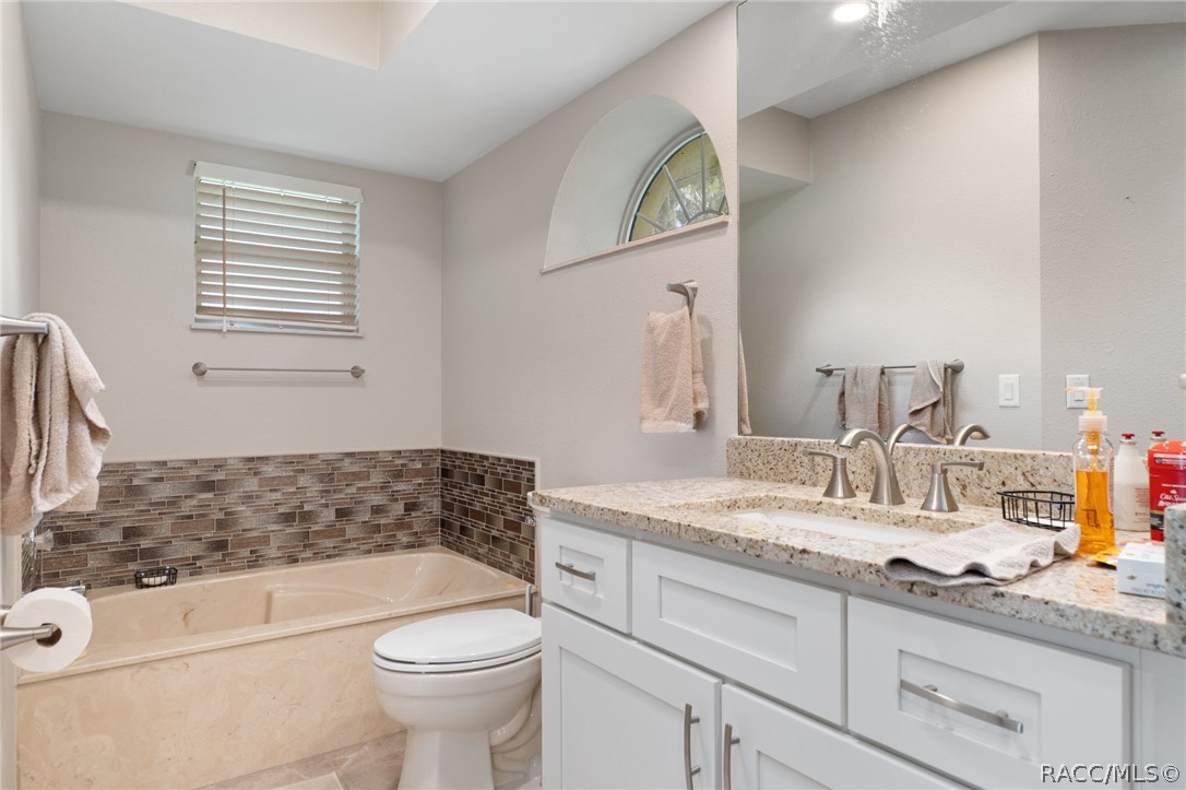 4038 E Eagle Trail