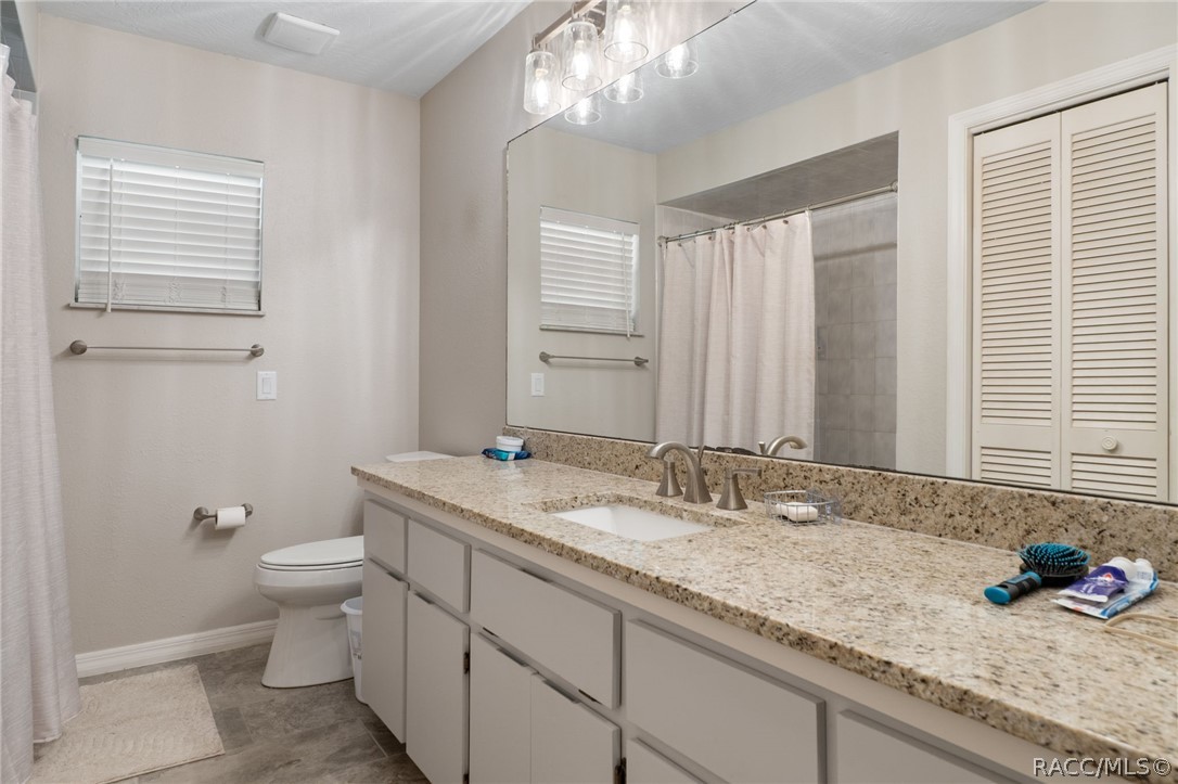 4038 E Eagle Trail