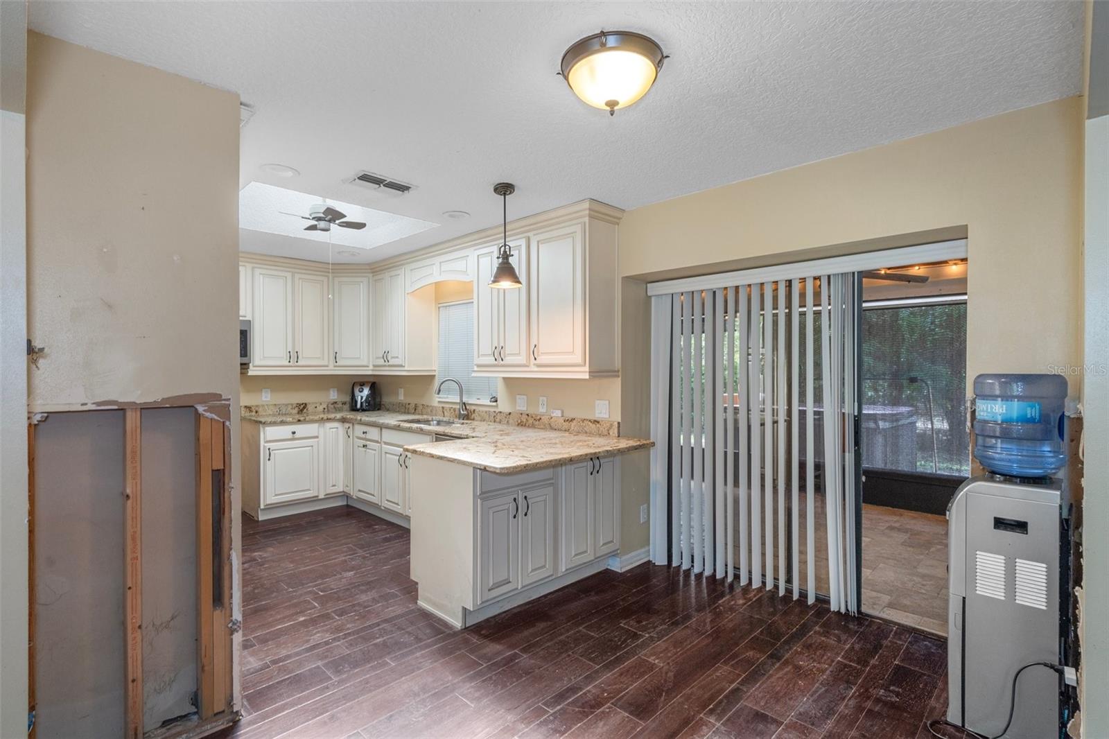 11860 W FISHERMAN LN