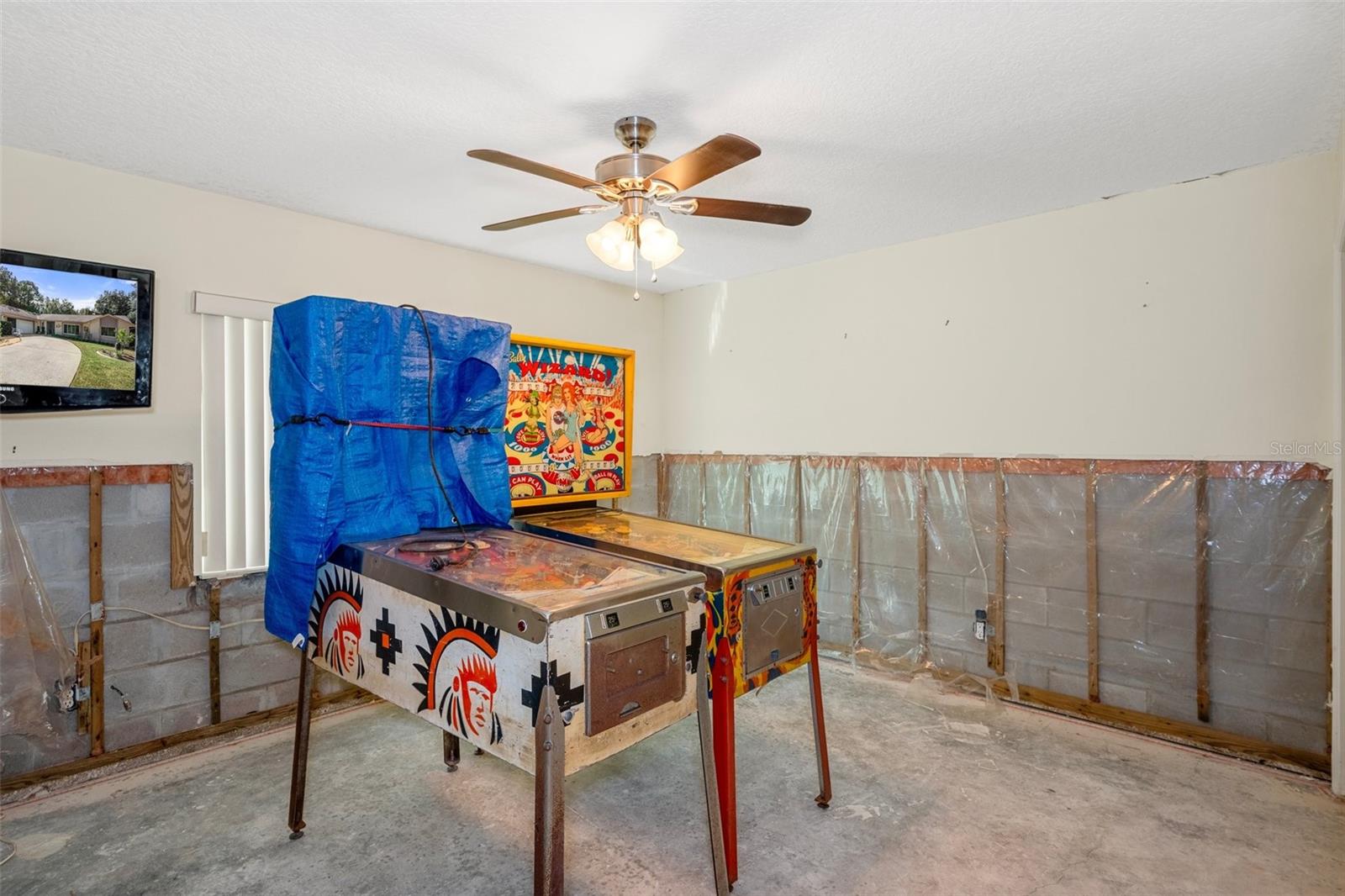 11860 W FISHERMAN LN