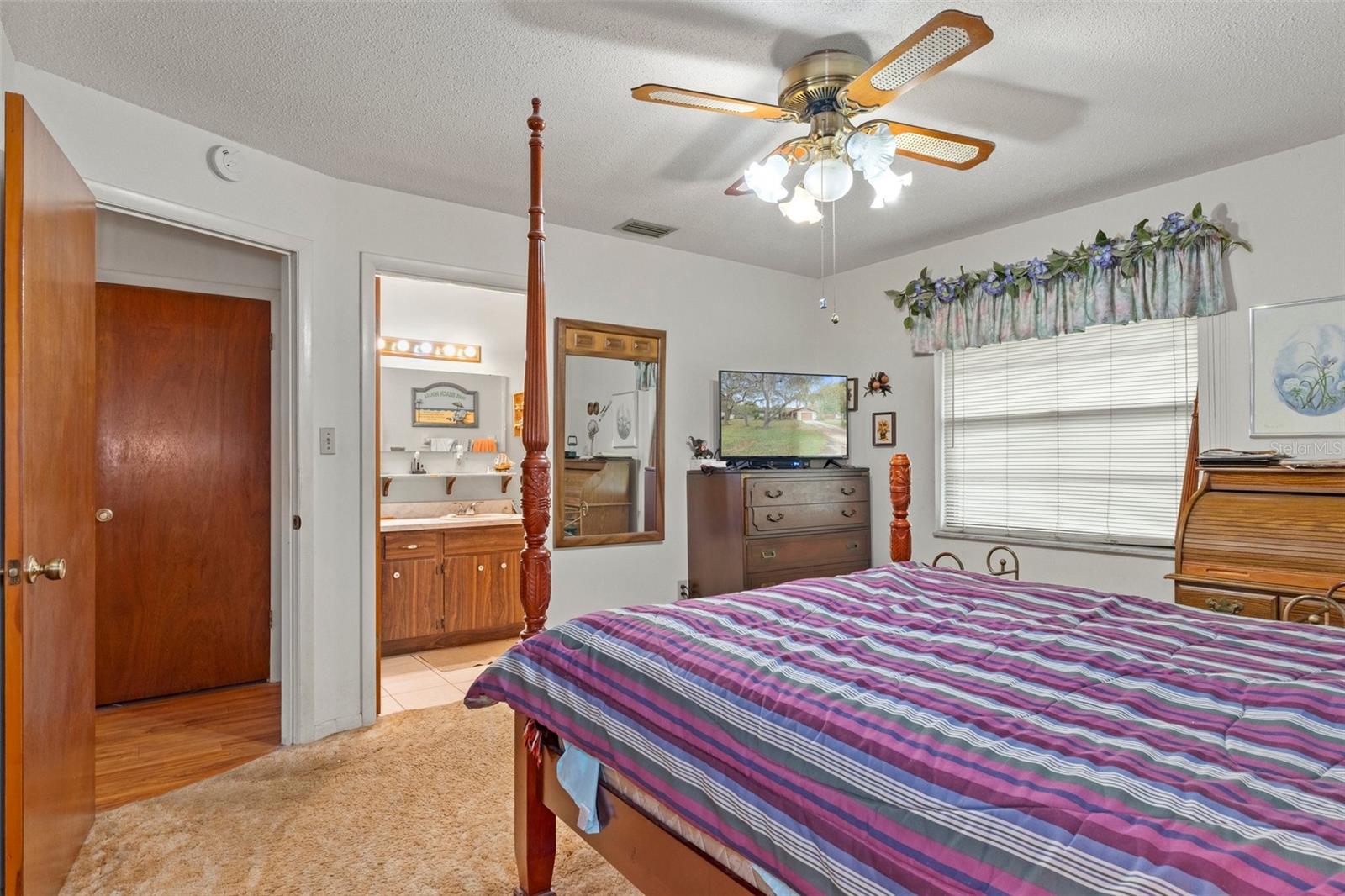 1366 N MERLIN TER