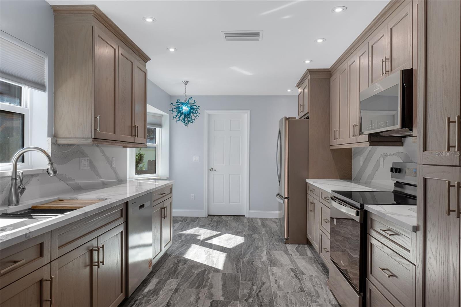 11870 W RIVERHAVEN DR