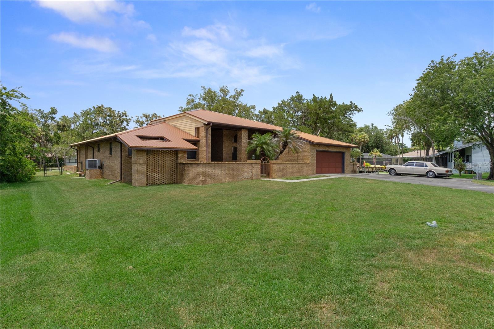 11649 W CLUBVIEW DR