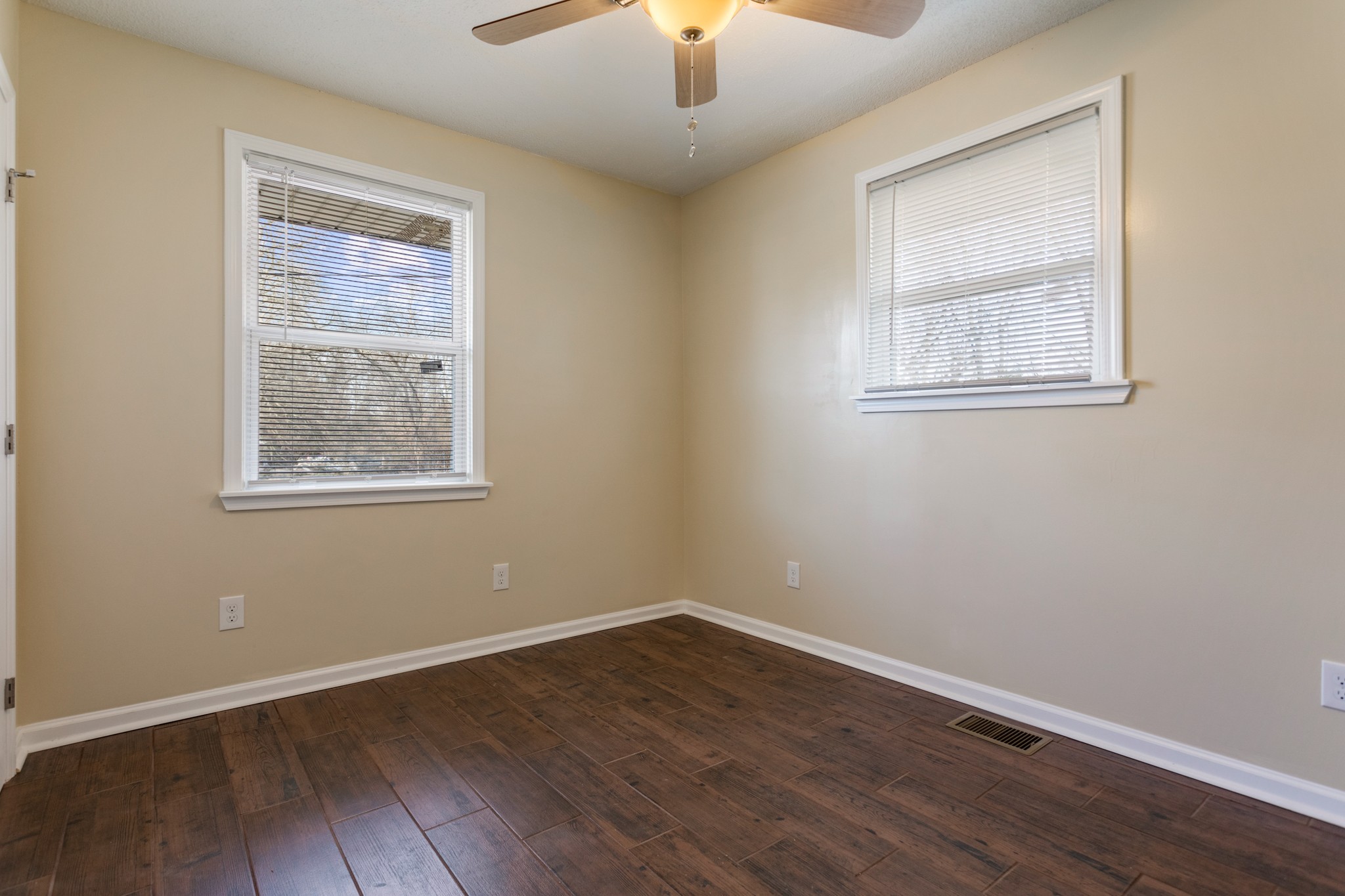 201 Ewing Dr