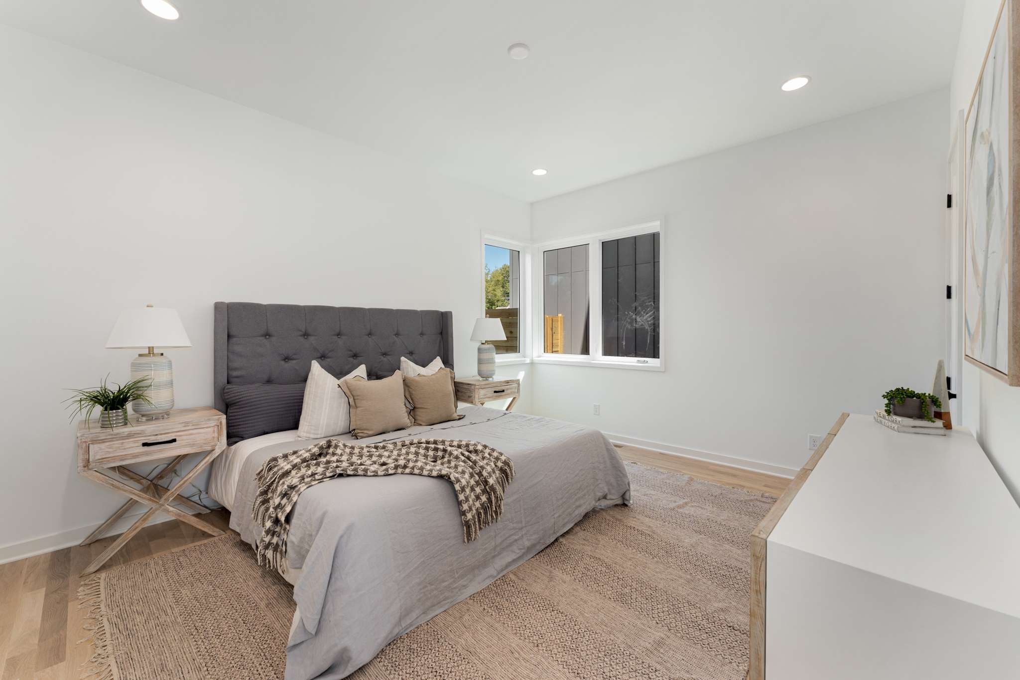 2658 Barclay Dr