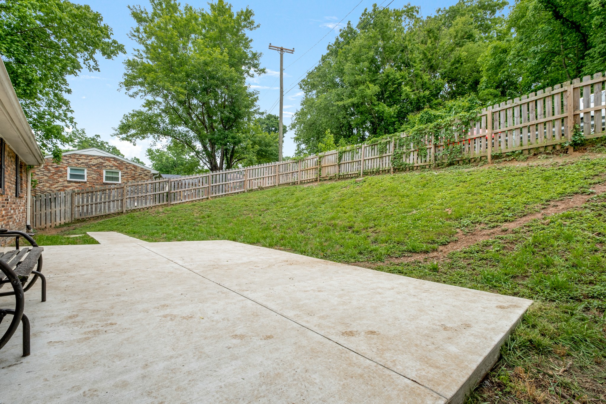 3909 Creekside Dr