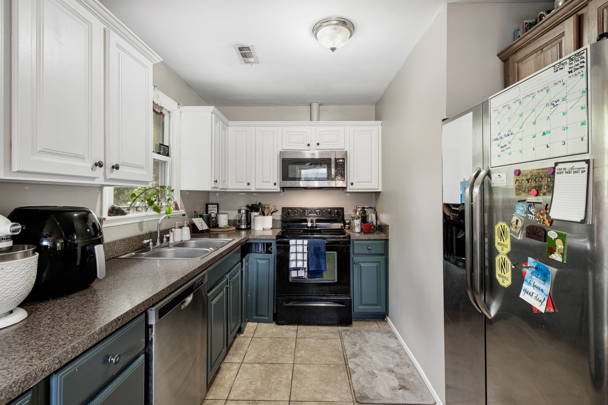 3909 Creekside Dr