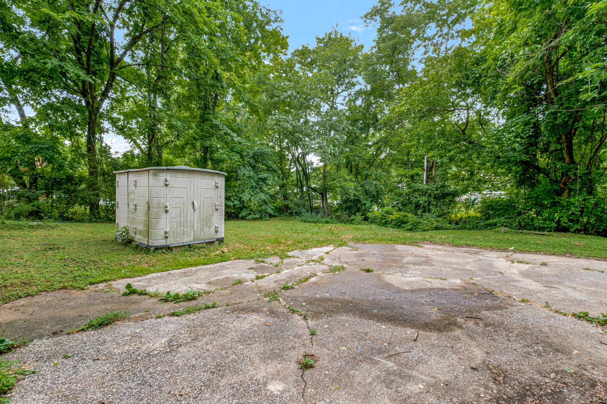 3909 Creekside Dr