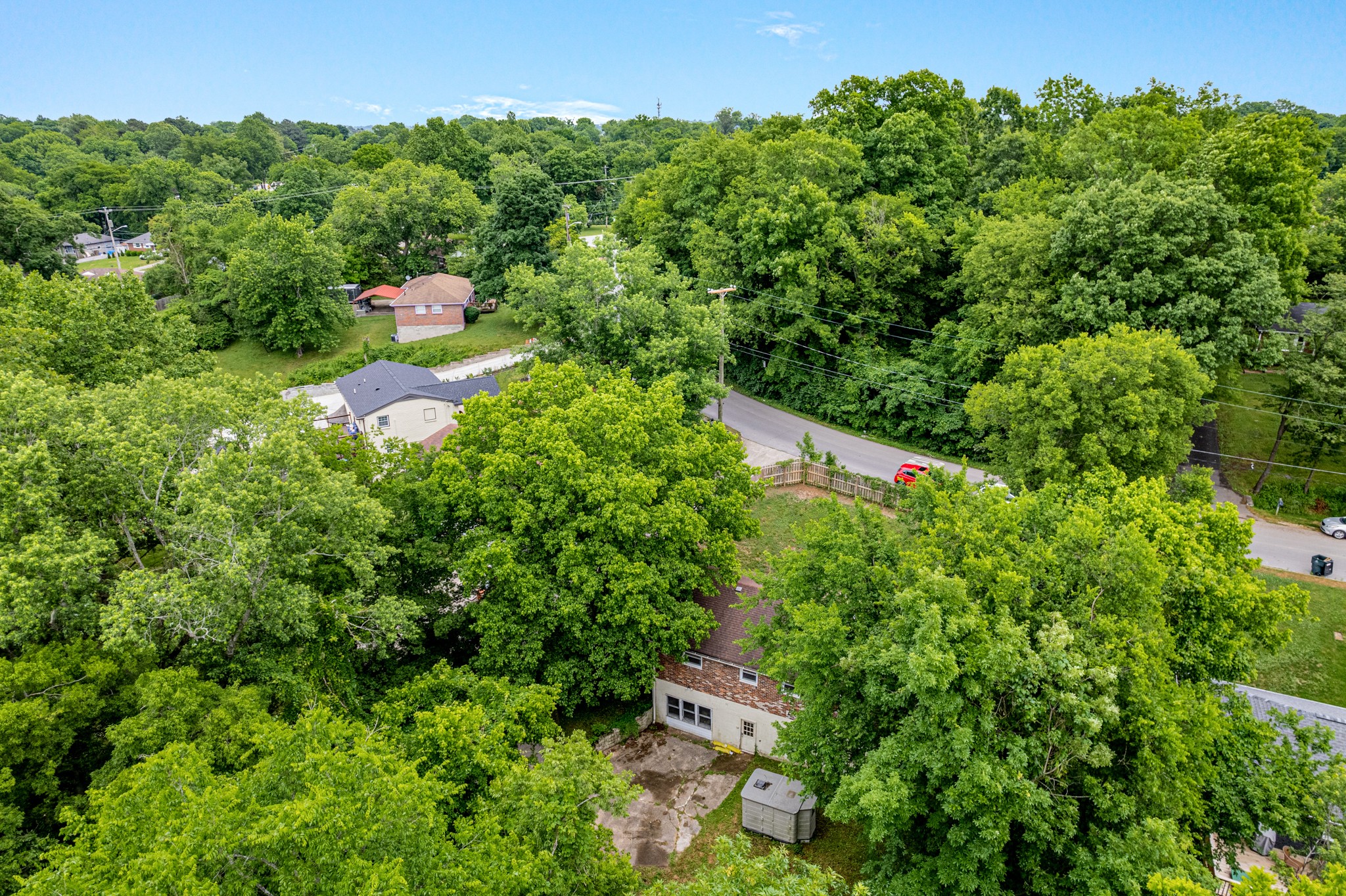 3909 Creekside Dr