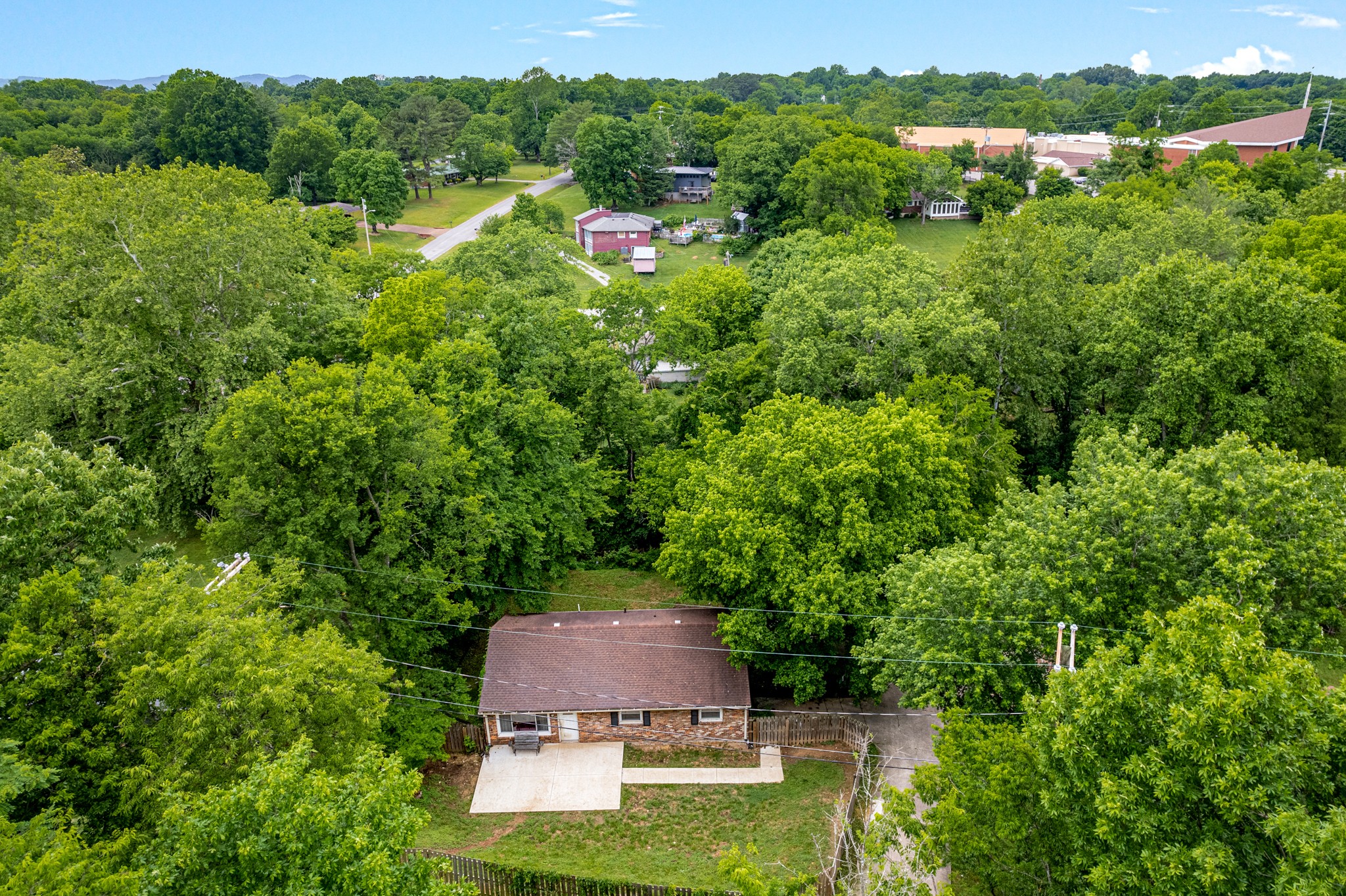 3909 Creekside Dr