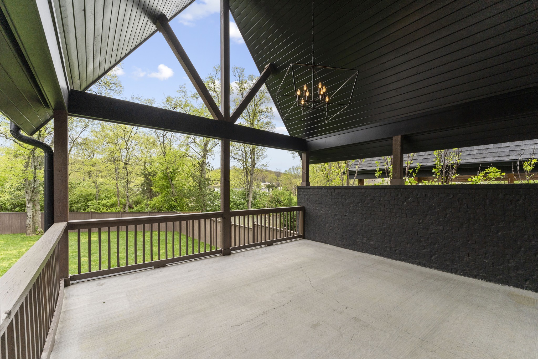 1809 Castleman Dr