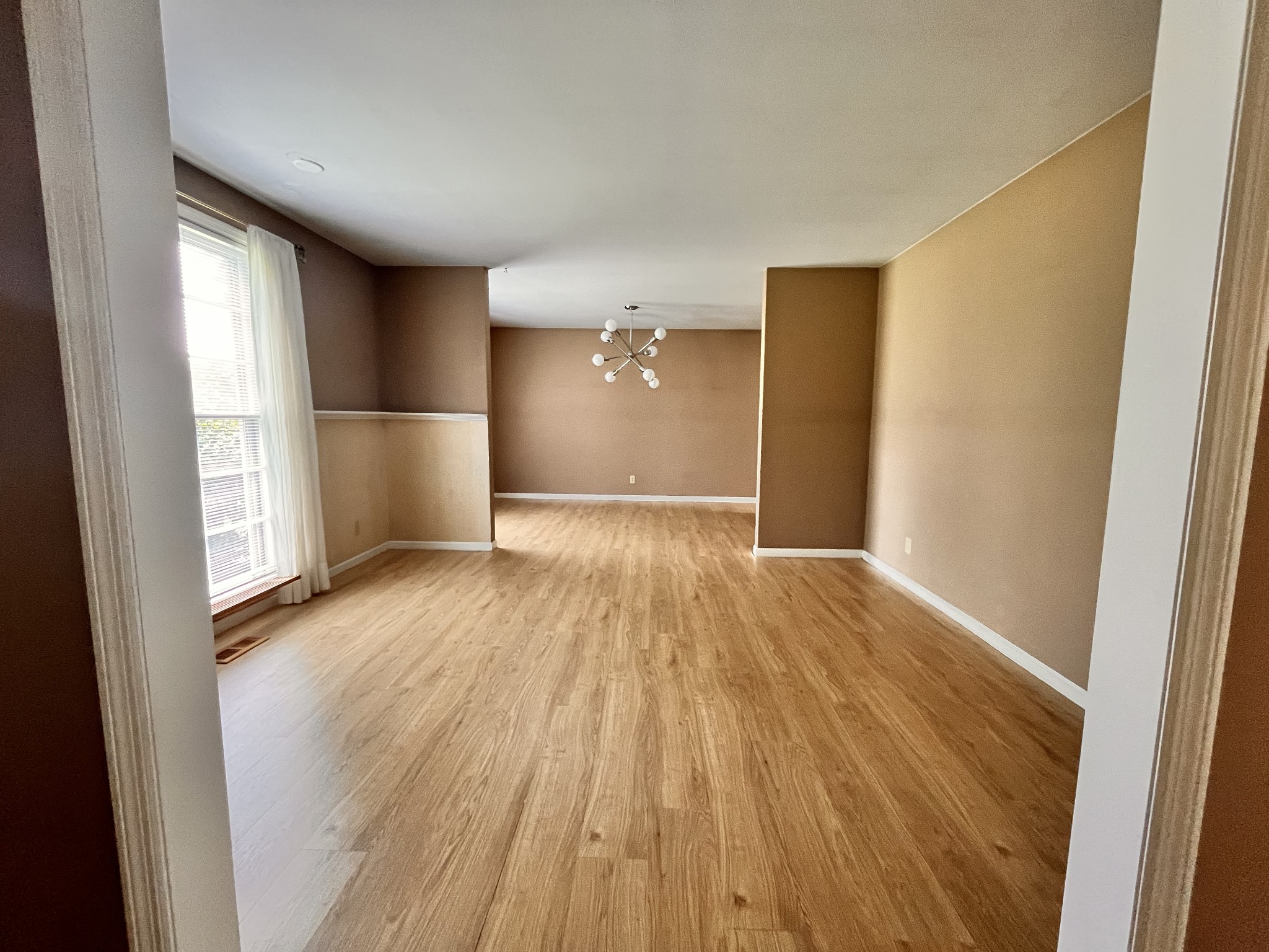 9014 Carondelet Pl