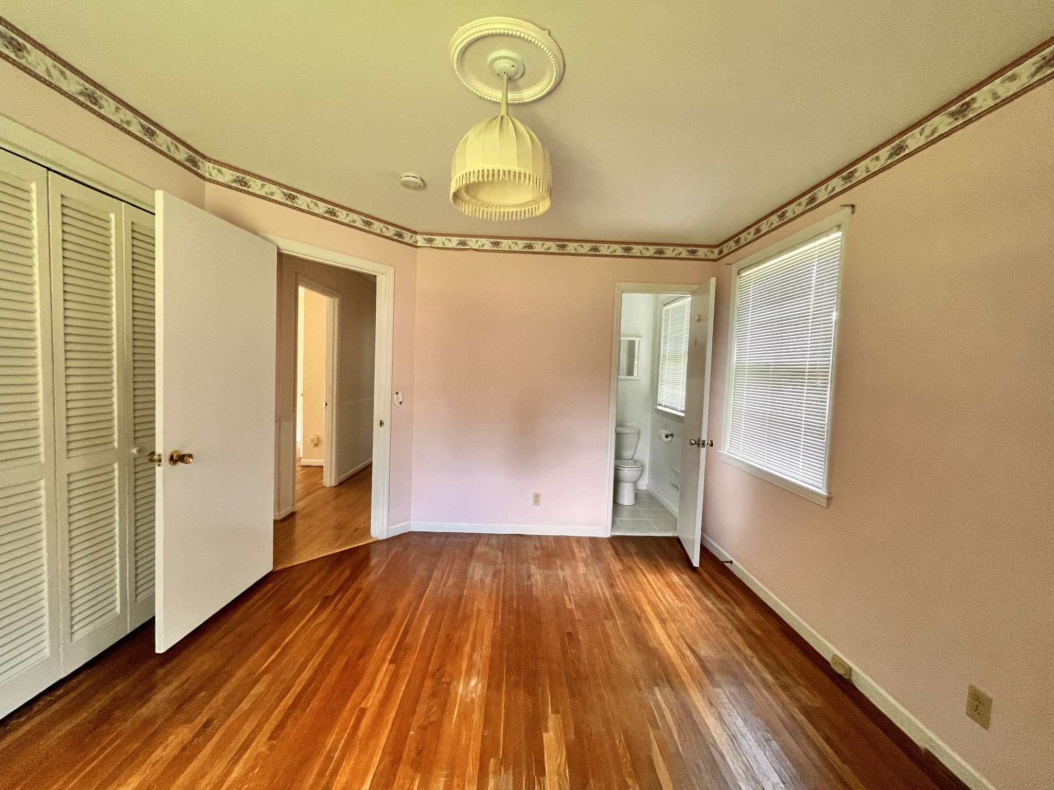 9014 Carondelet Pl