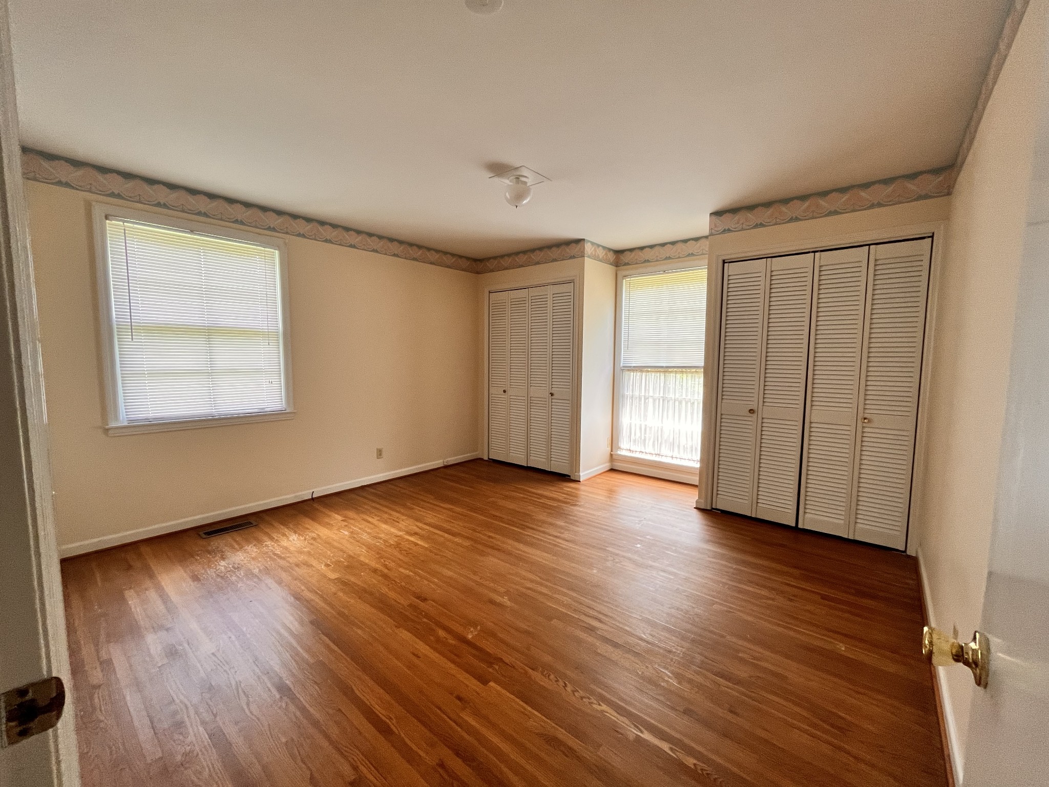 9014 Carondelet Pl