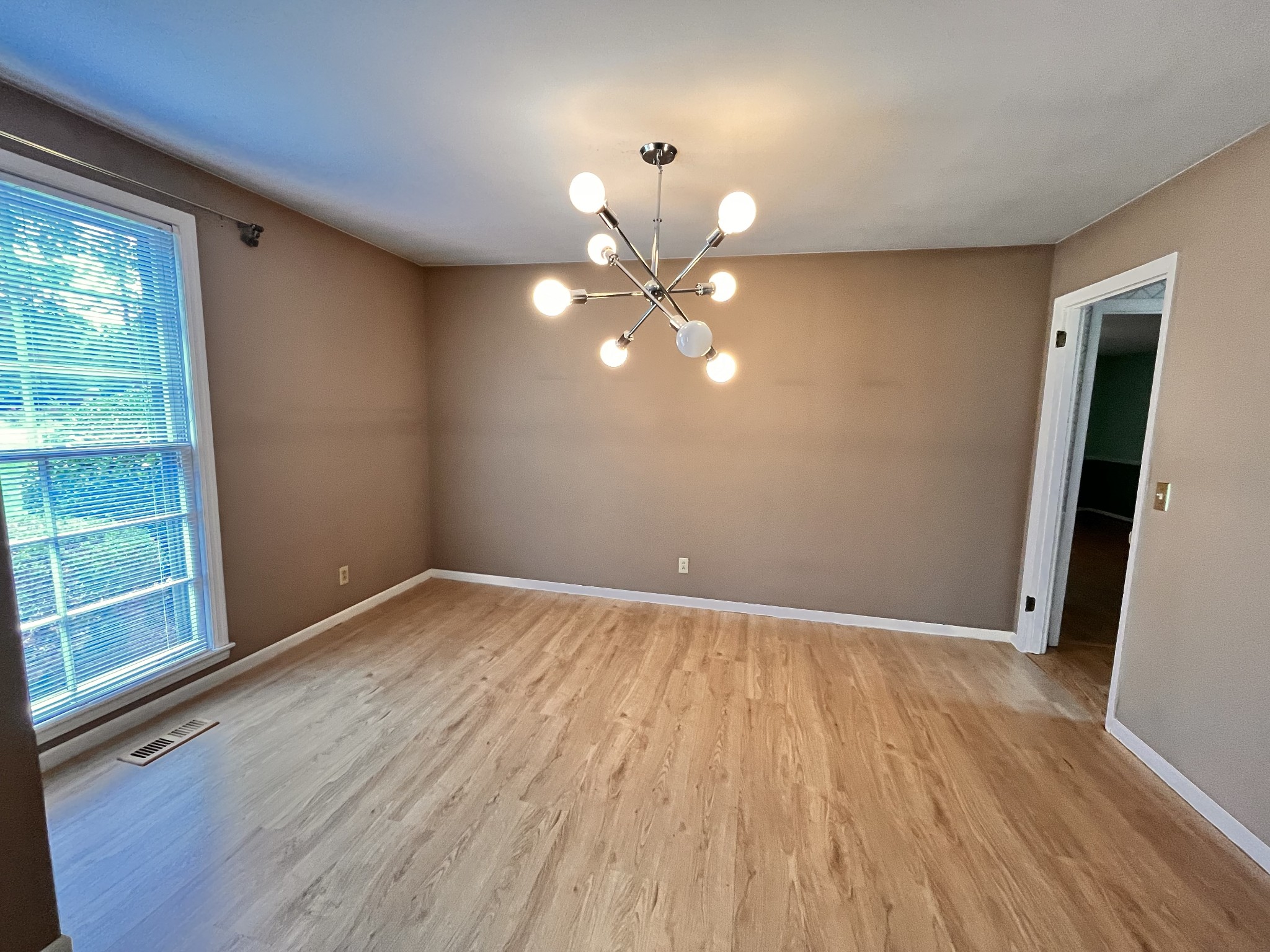 9014 Carondelet Pl