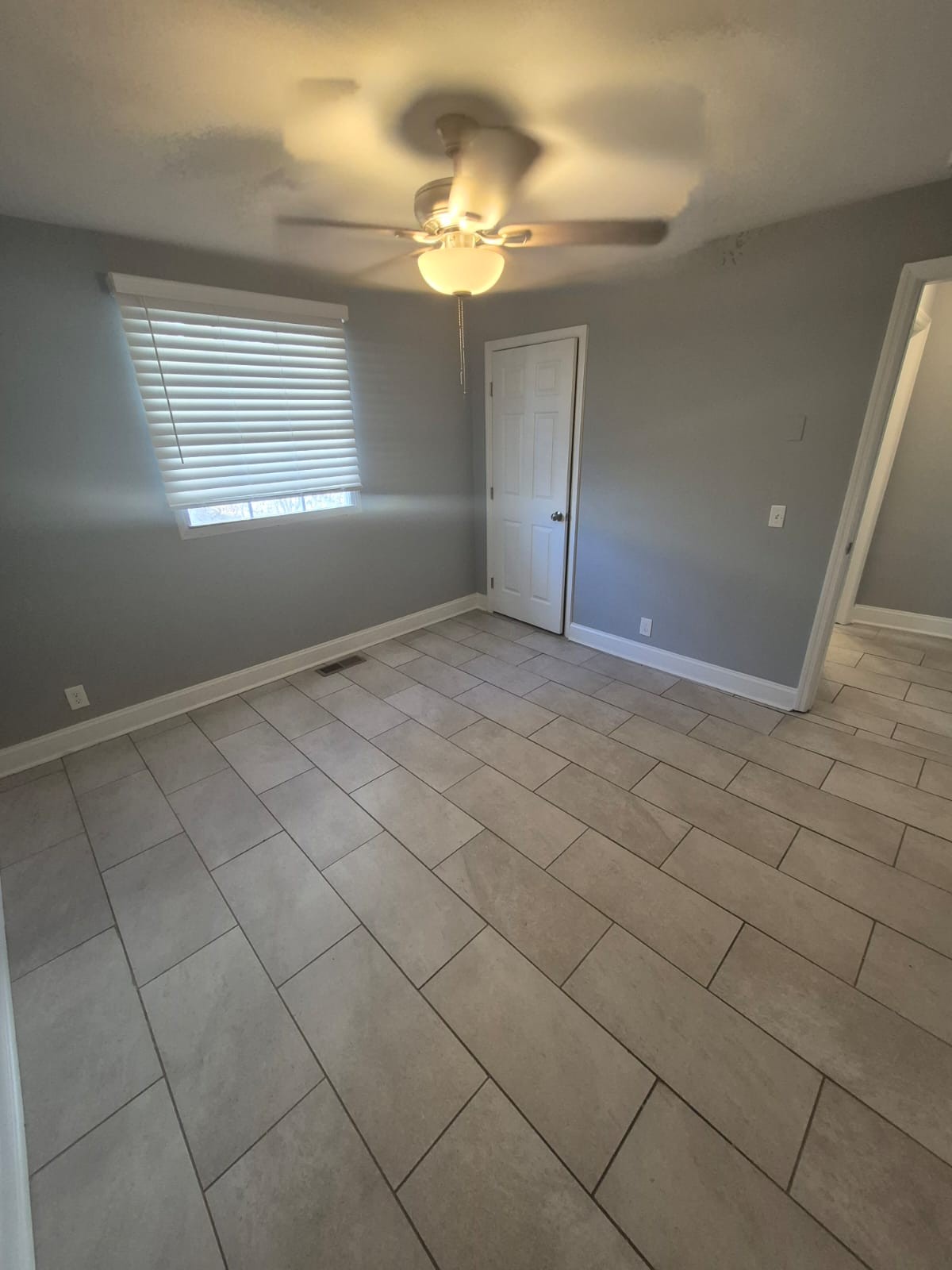 883 W Sharpe Ave Unit: A