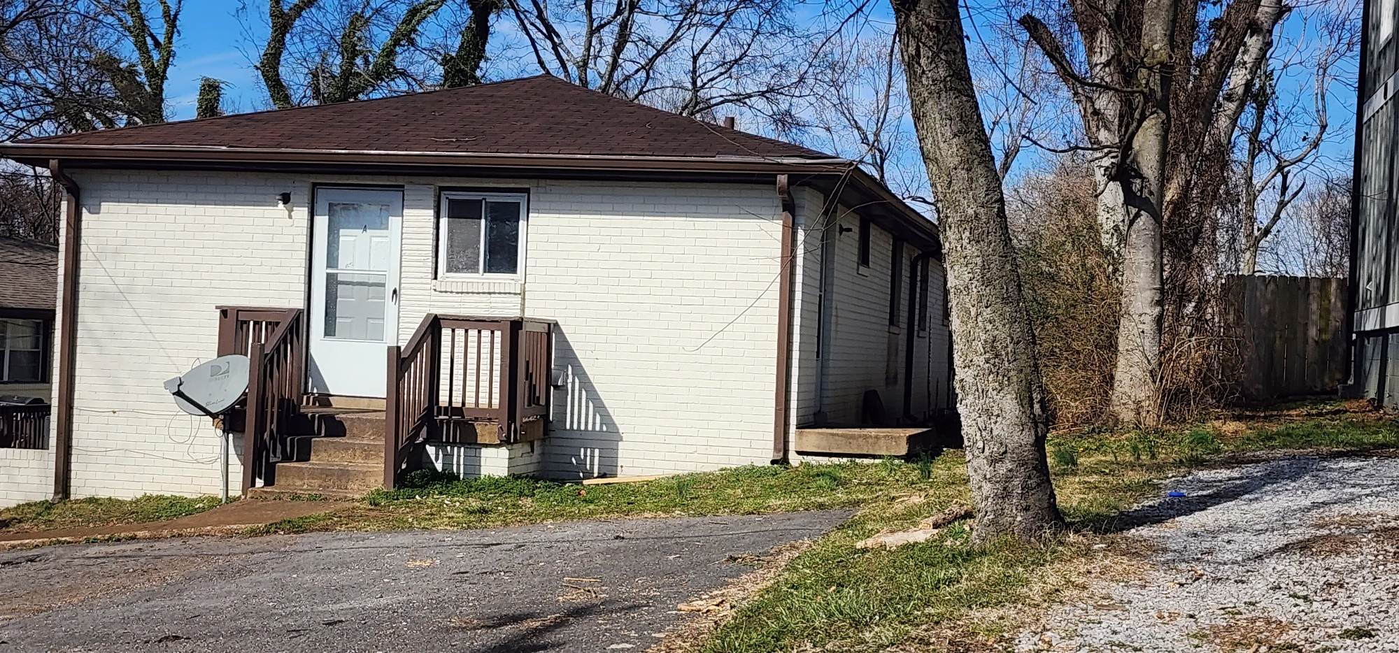 883 W Sharpe Ave Unit: A