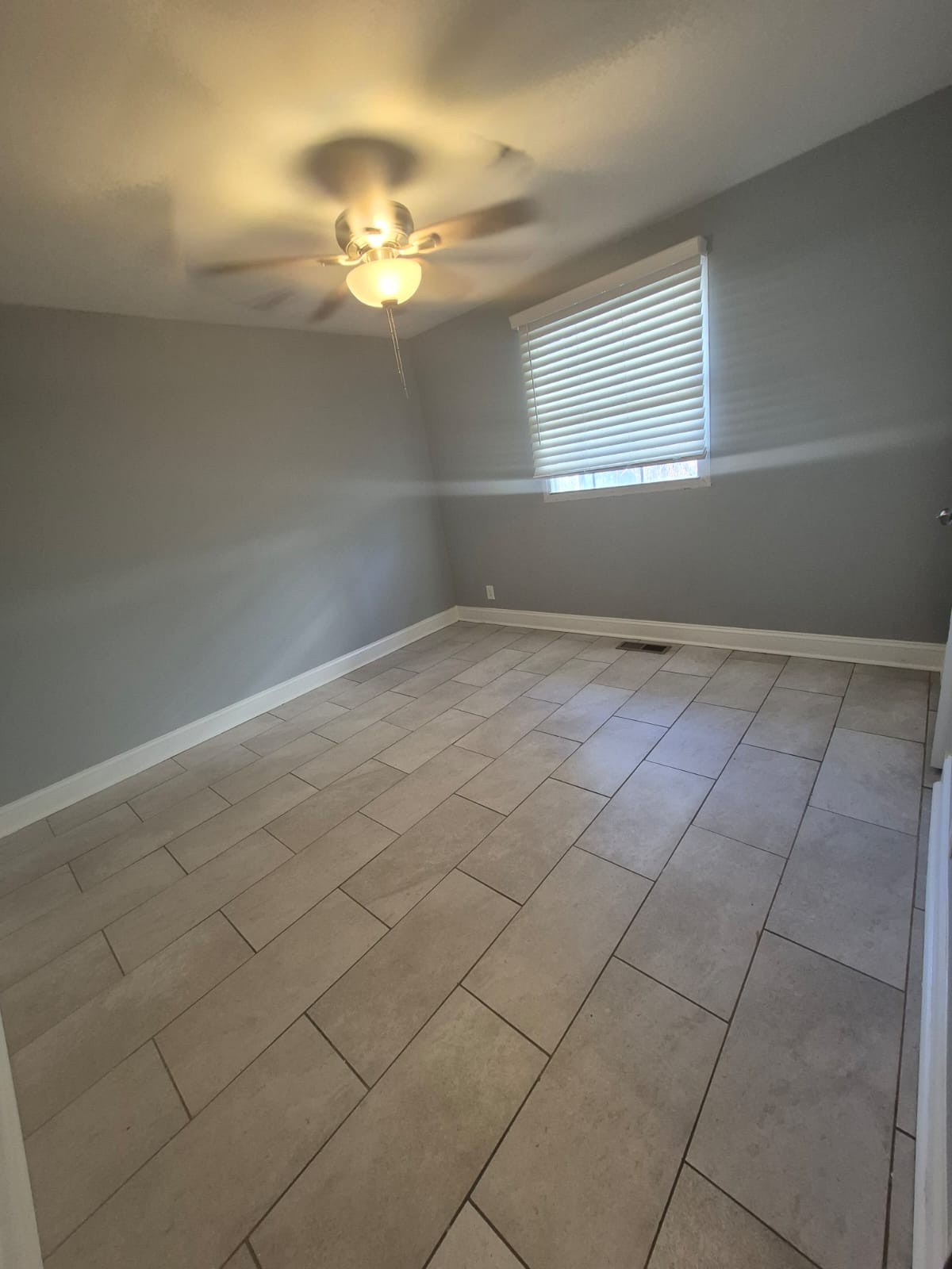 883 W Sharpe Ave Unit: A