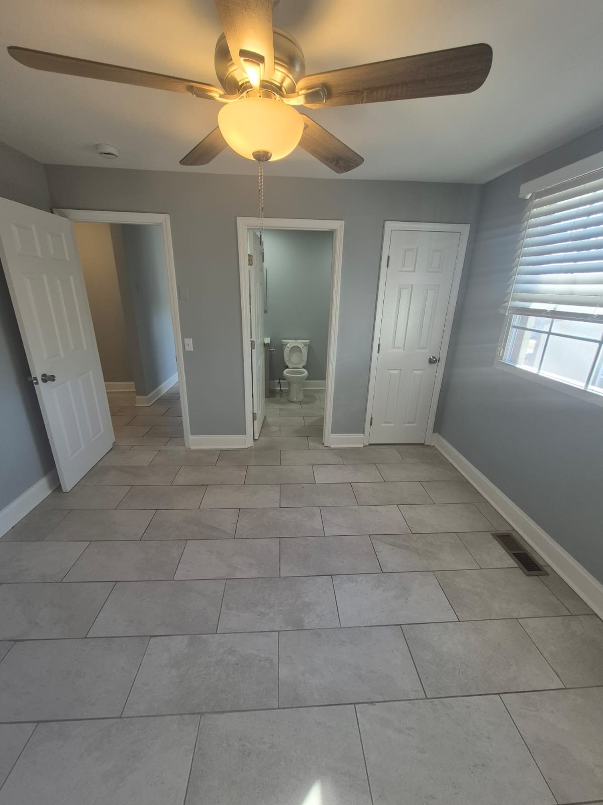 883 W Sharpe Ave Unit: A