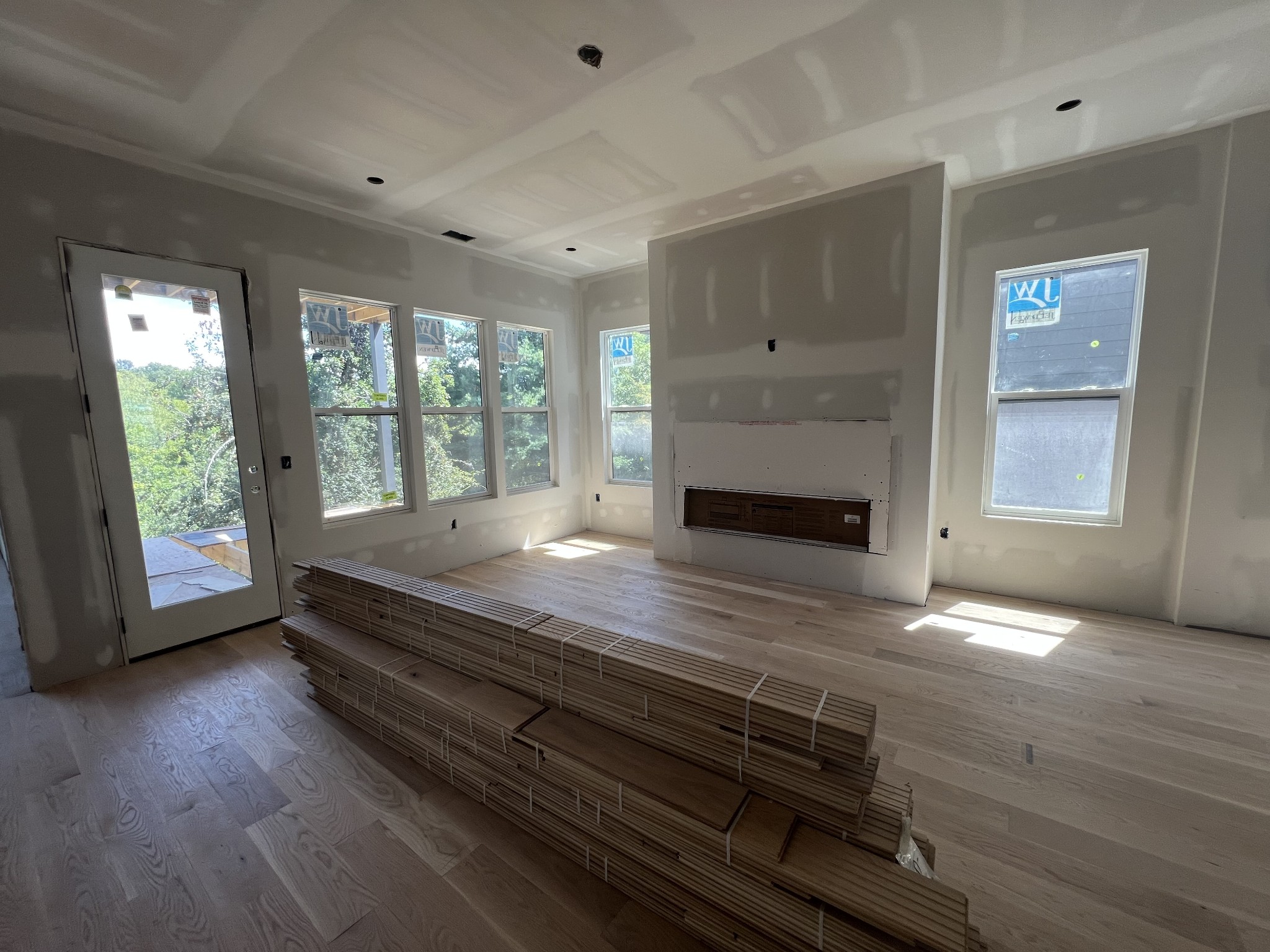 2505 Barclay Dr