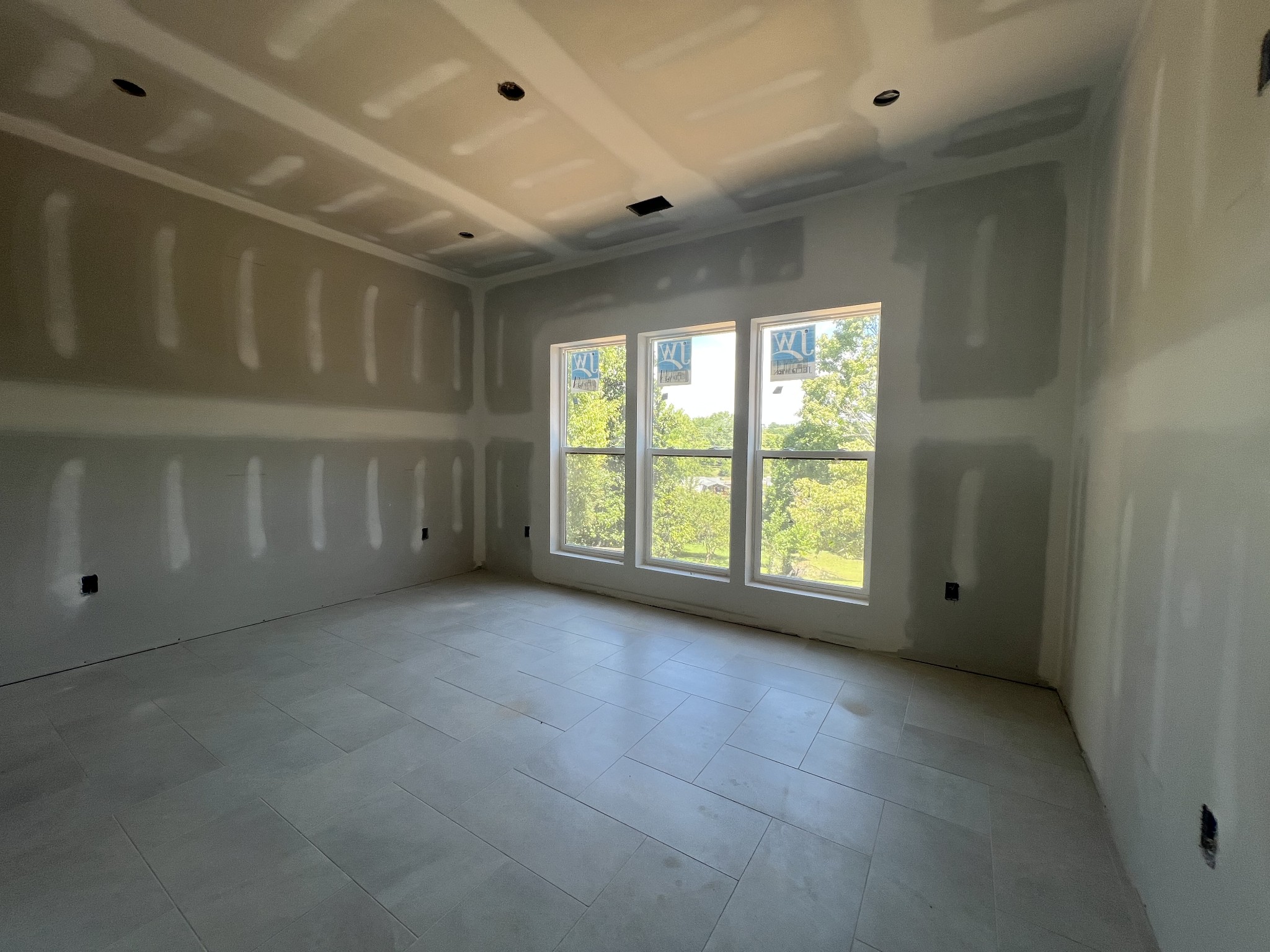 2505 Barclay Dr