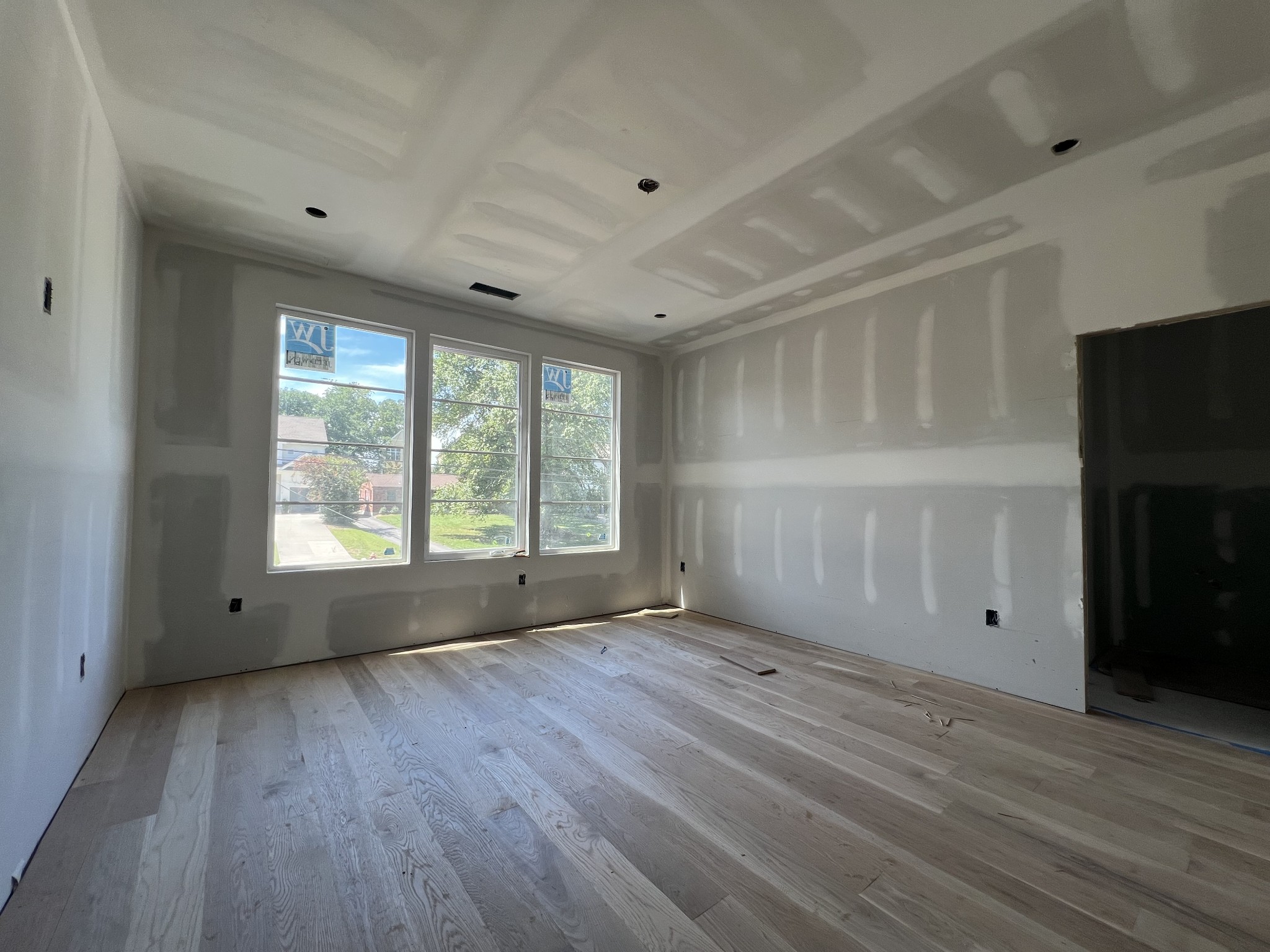 2505 Barclay Dr