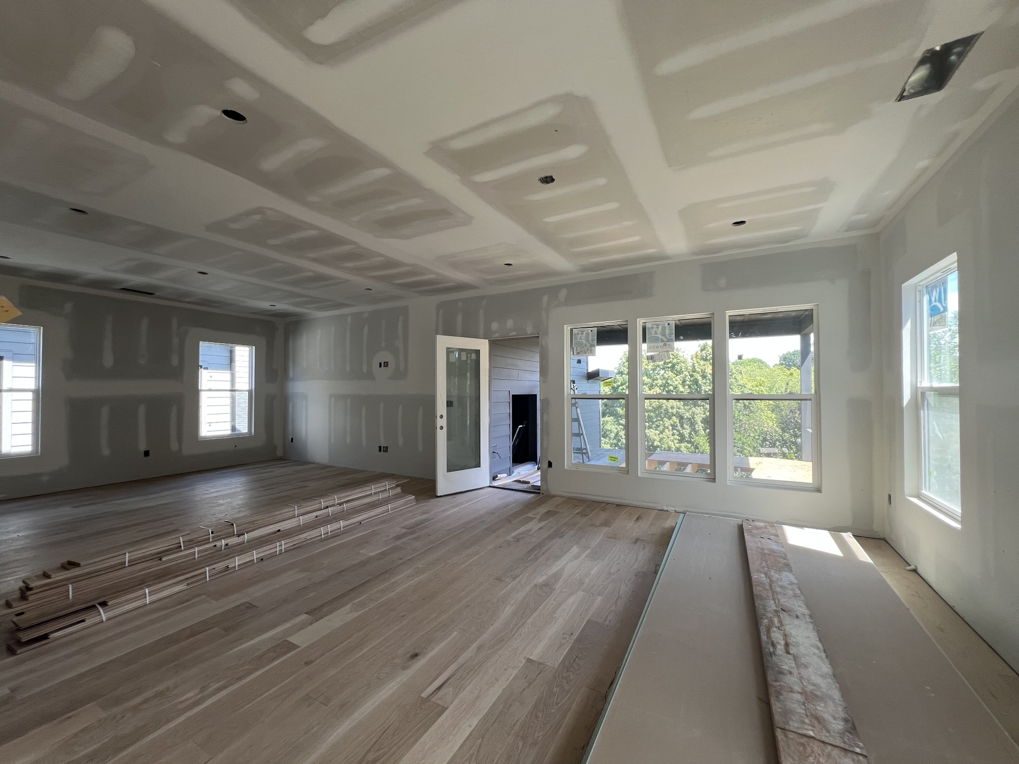 2505 Barclay Dr