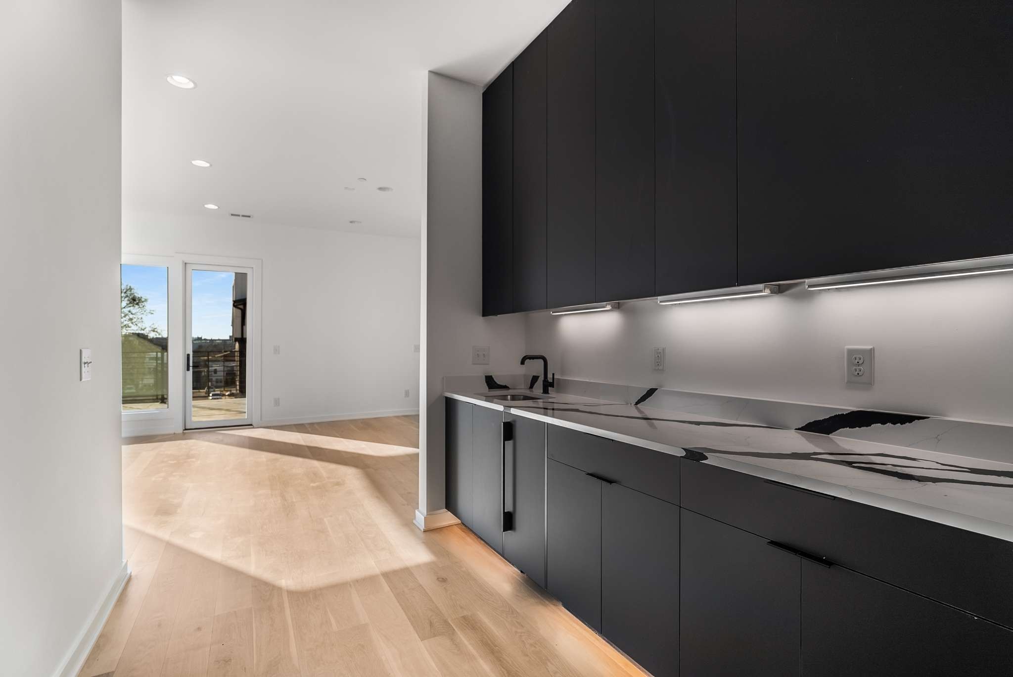 1017 12th Ave, S Unit: B