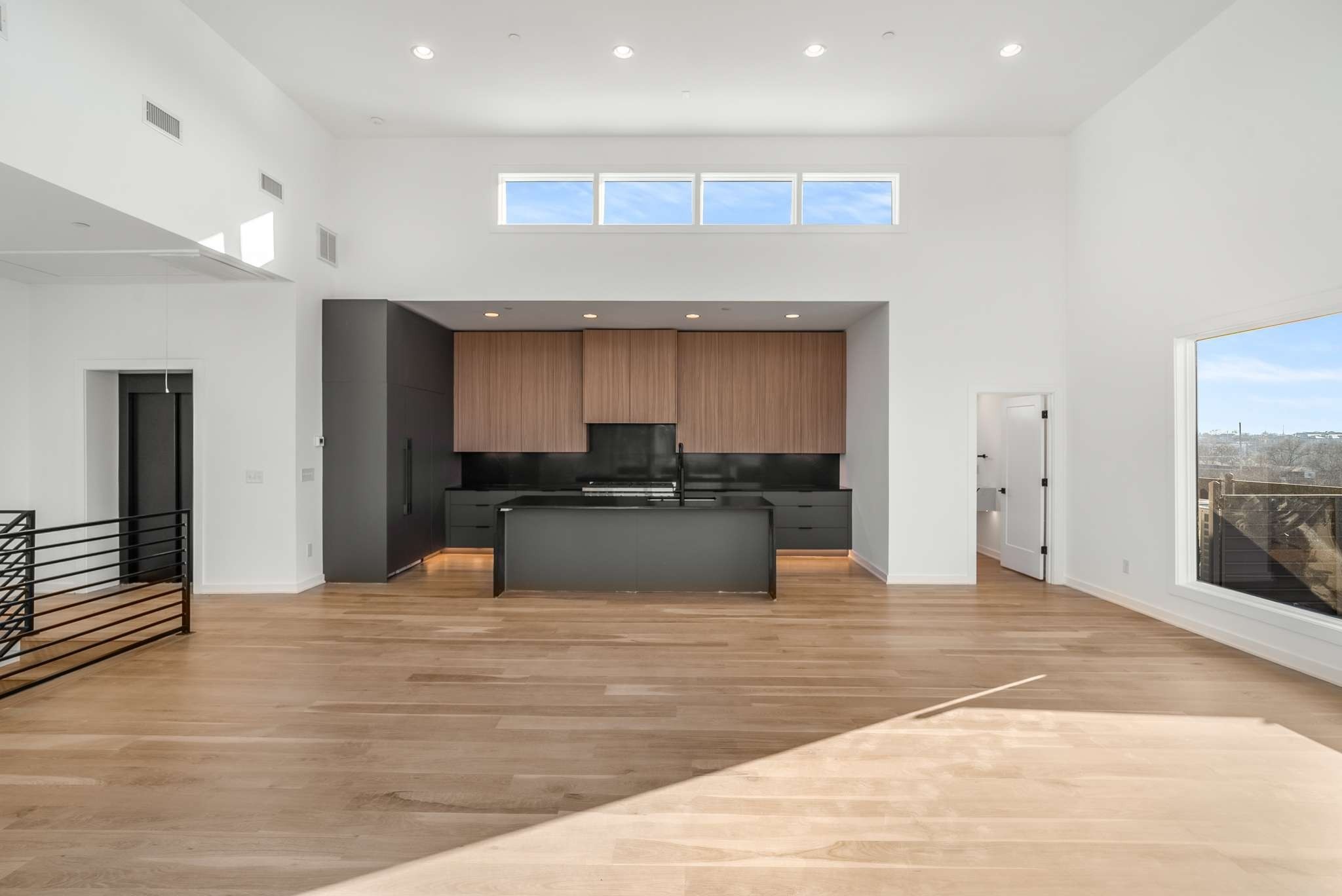 1017 12th Ave, S Unit: B