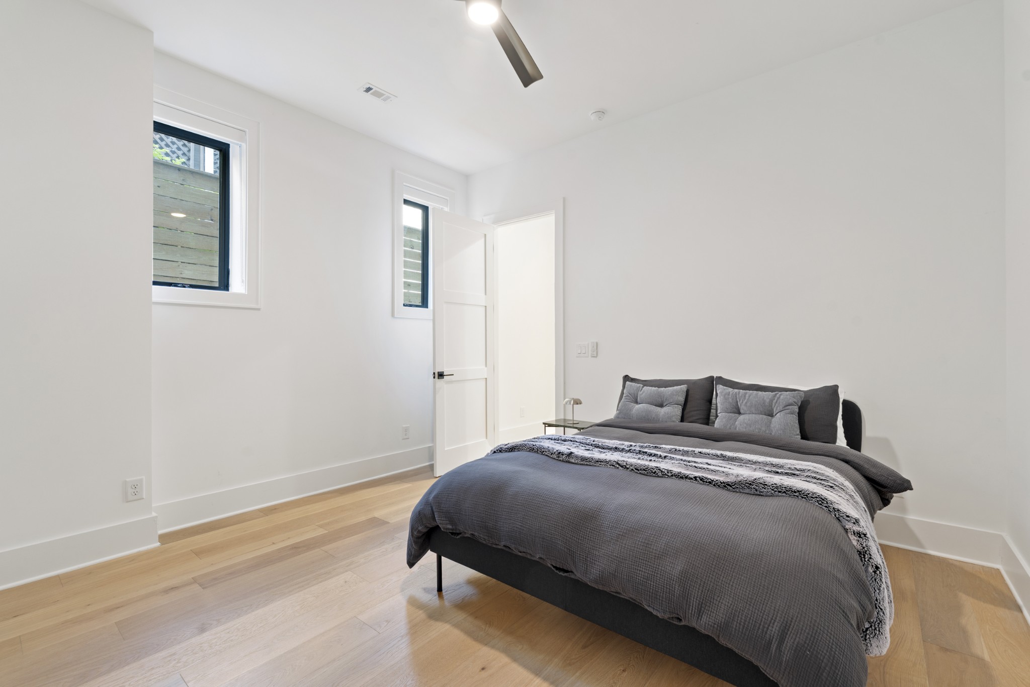 826 Kirkwood Ave Unit: B