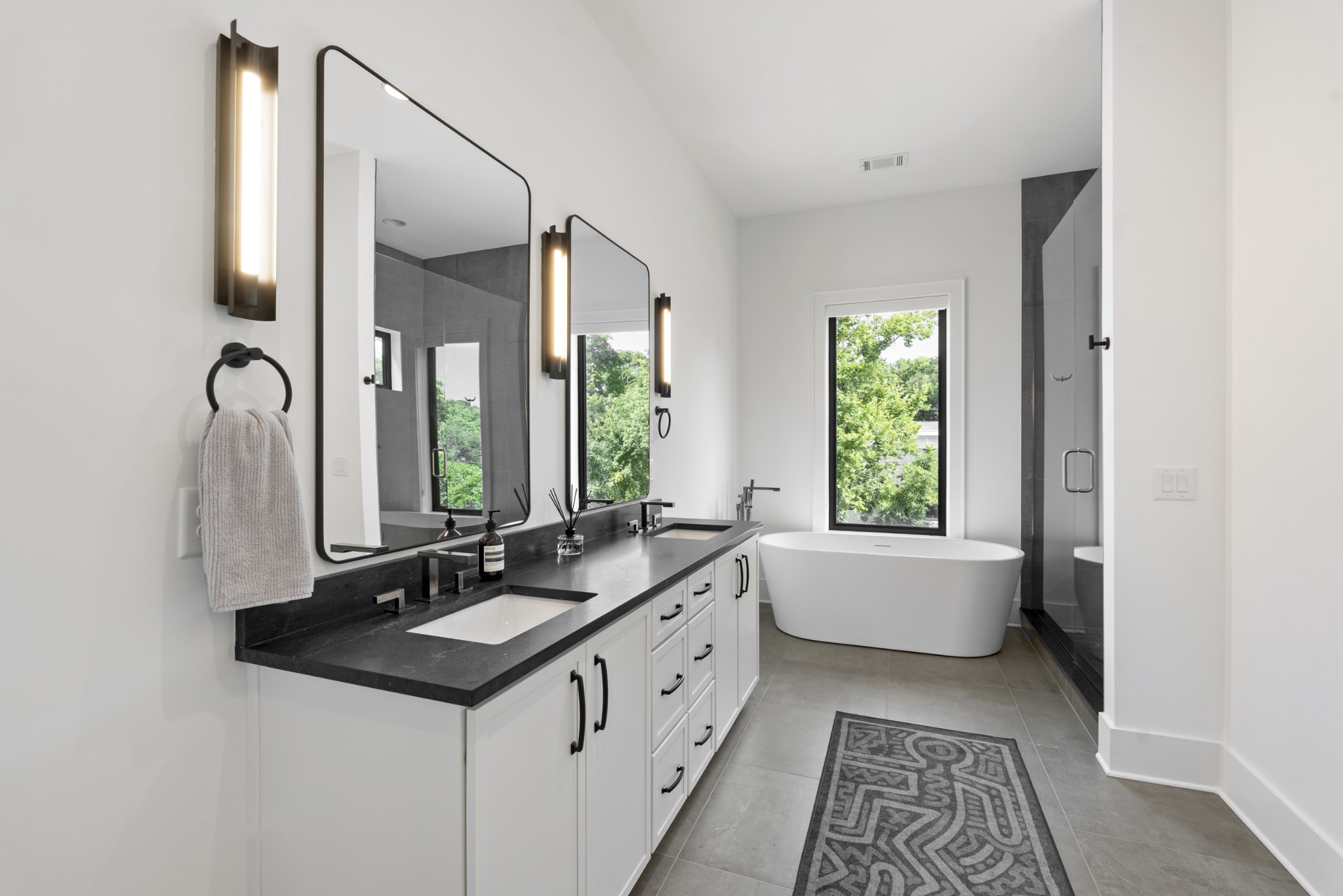 826 Kirkwood Ave Unit: B