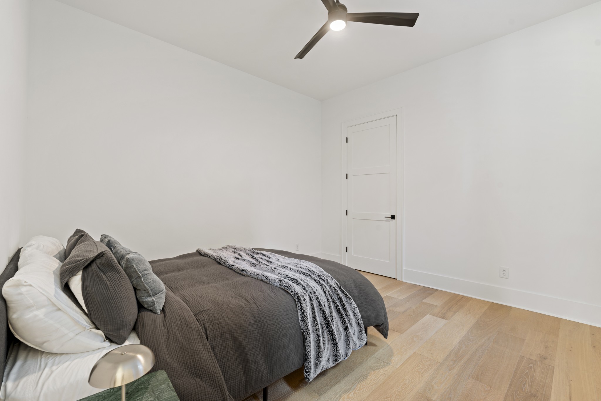 826 Kirkwood Ave Unit: B