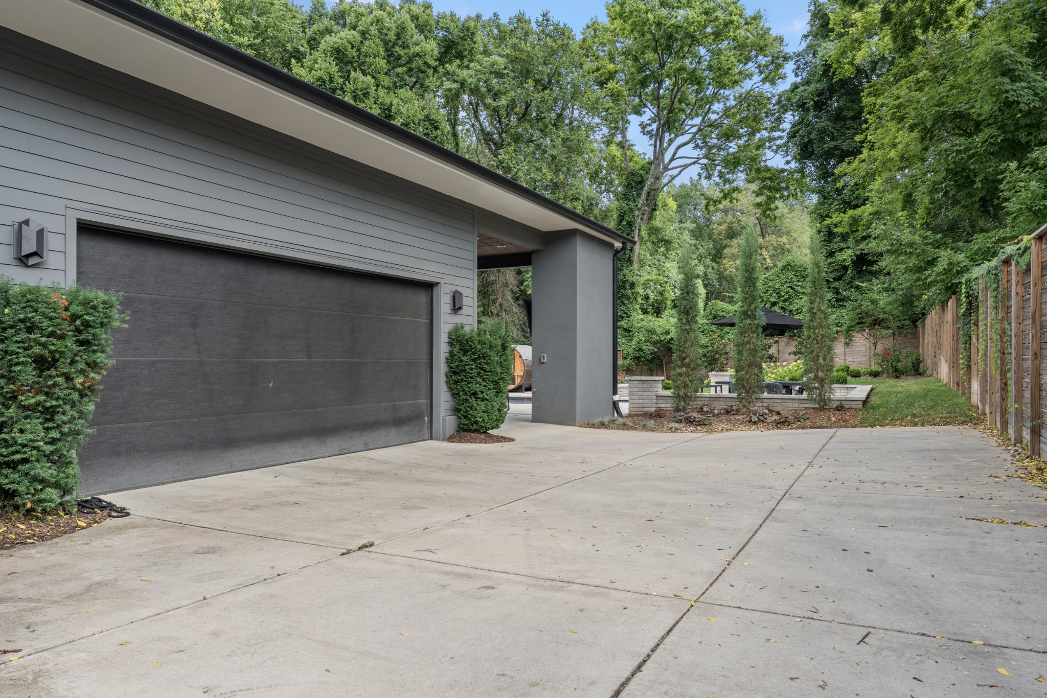 2003 Castleman Dr