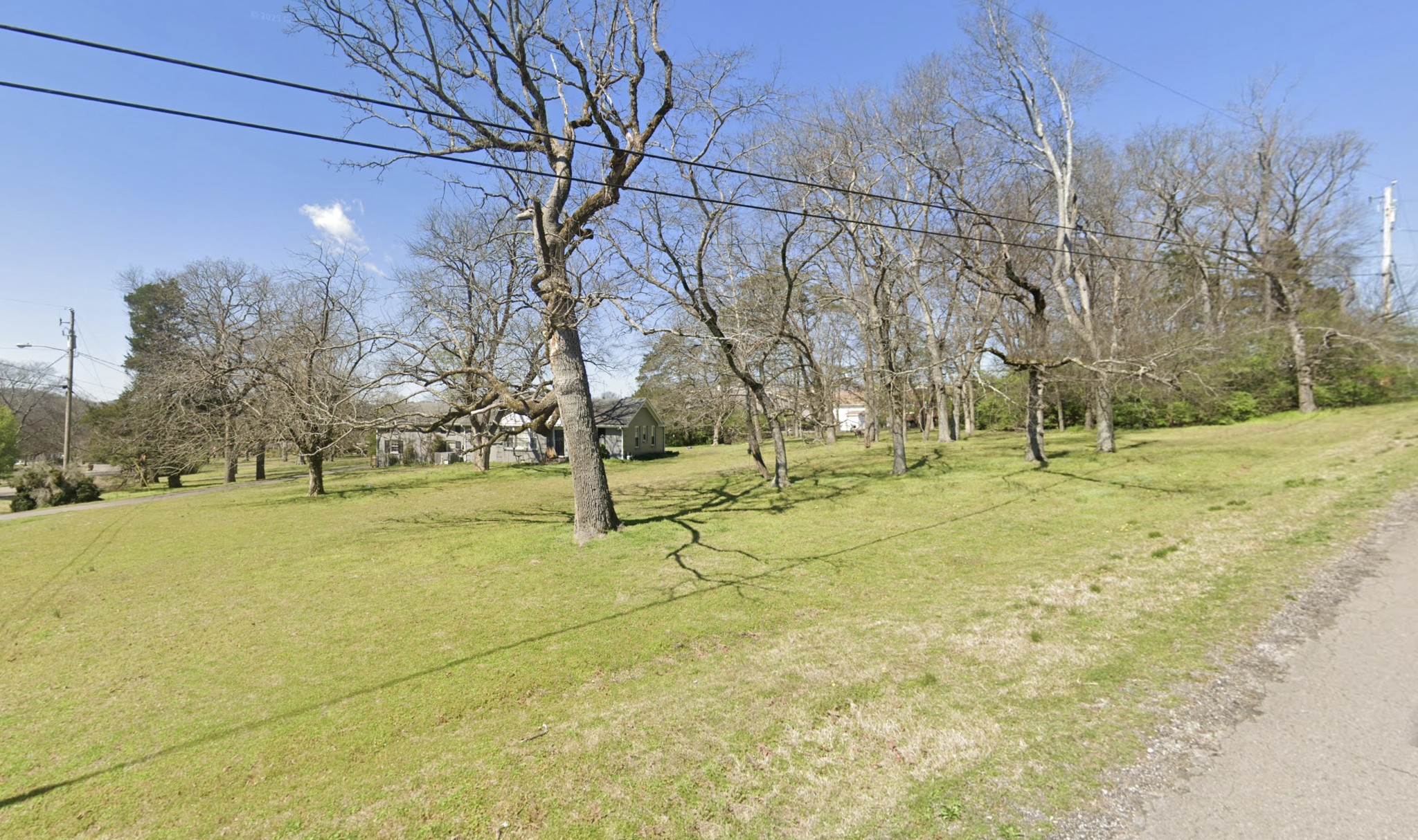 725 Adkisson Ln