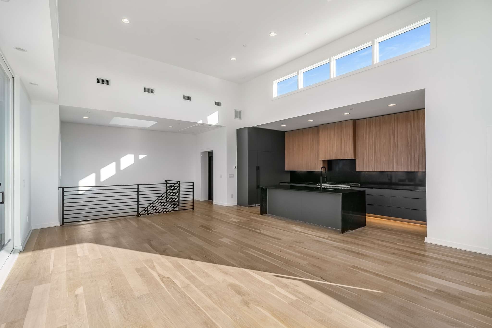 1017 12th Ave, S Unit: B