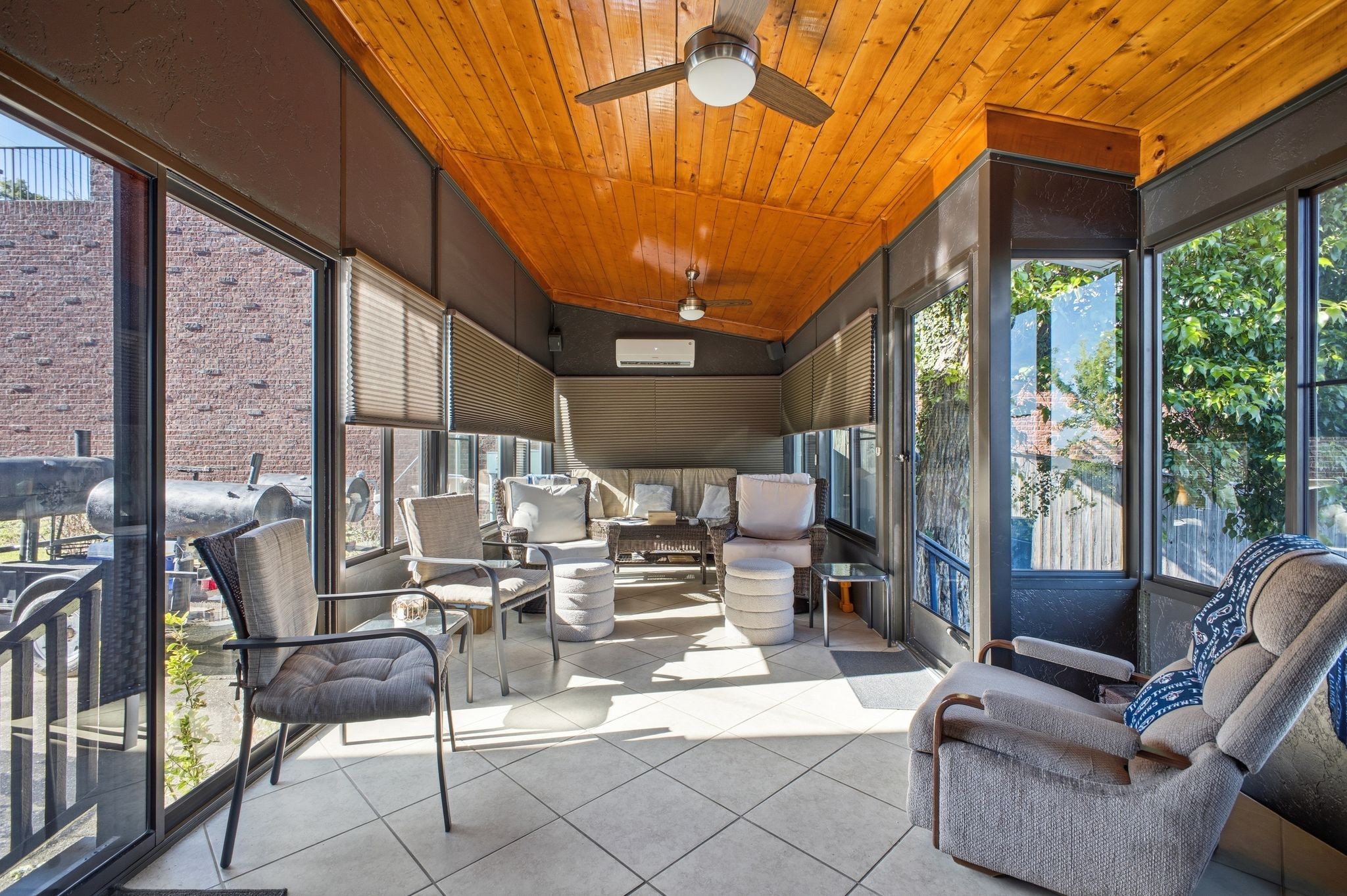 2112 Eastwood Ave