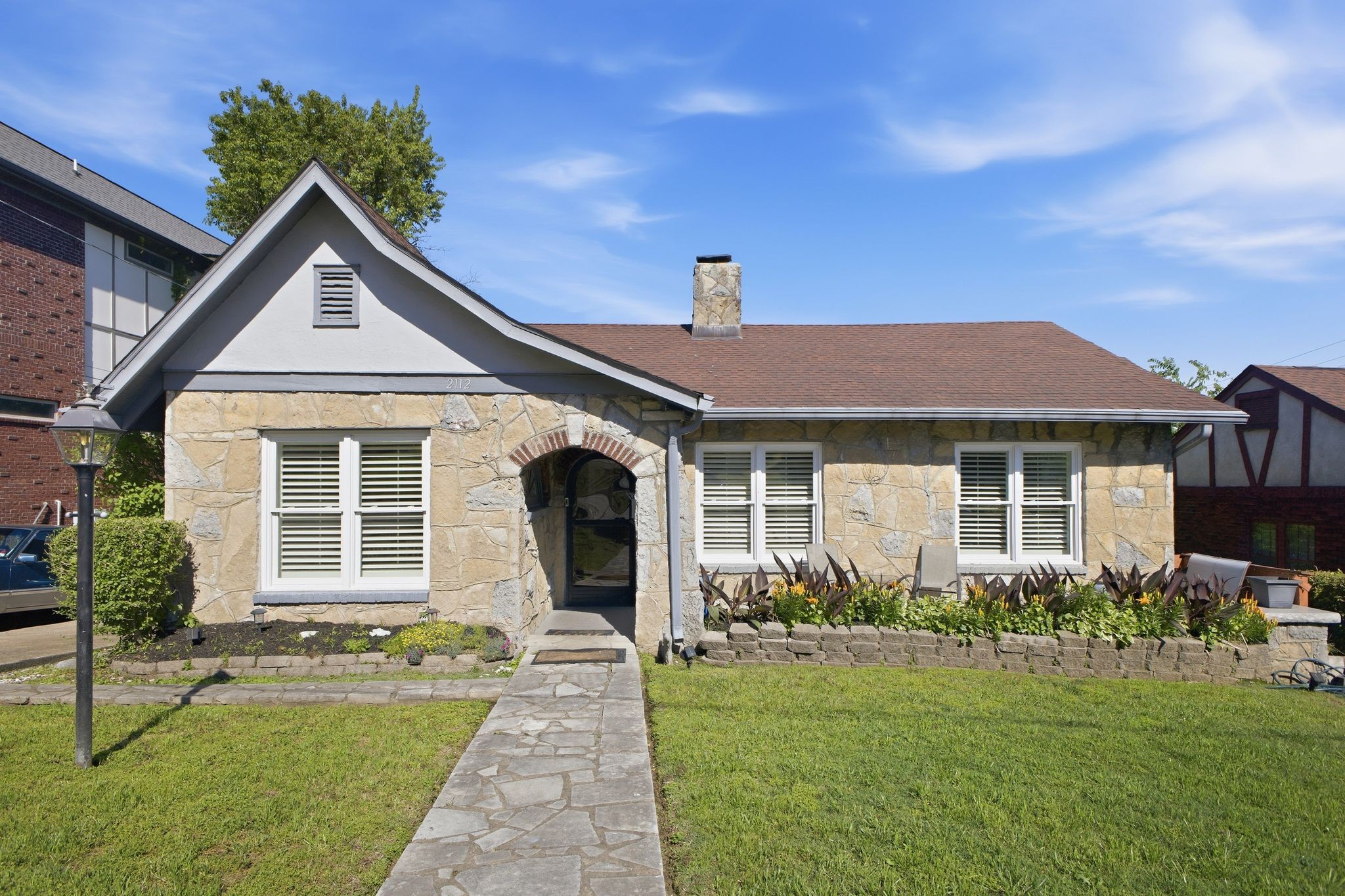 2112 Eastwood Ave