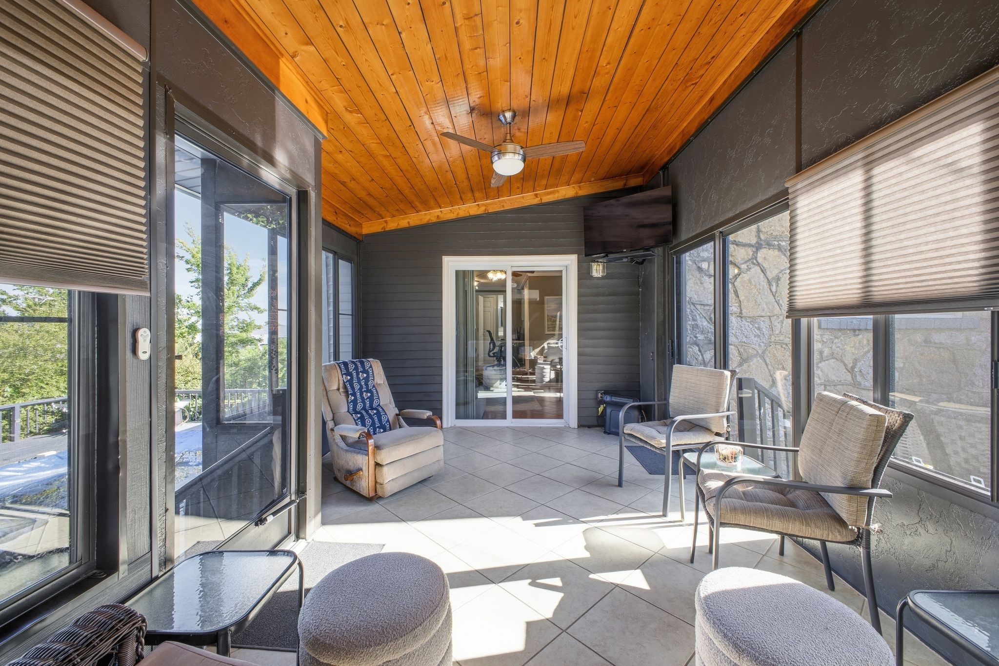 2112 Eastwood Ave
