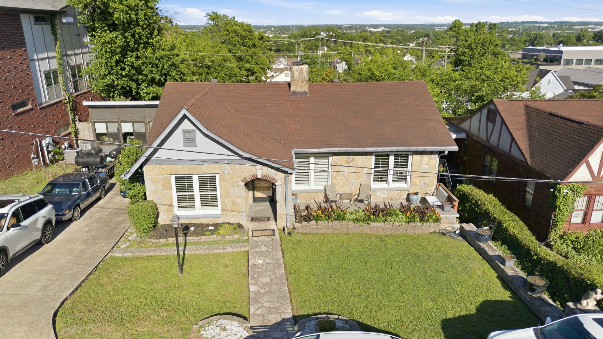 2112 Eastwood Ave