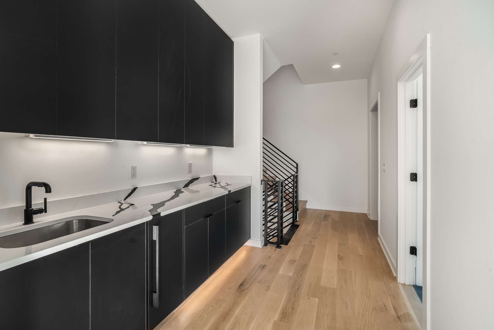 1017 12th Ave, S Unit: B