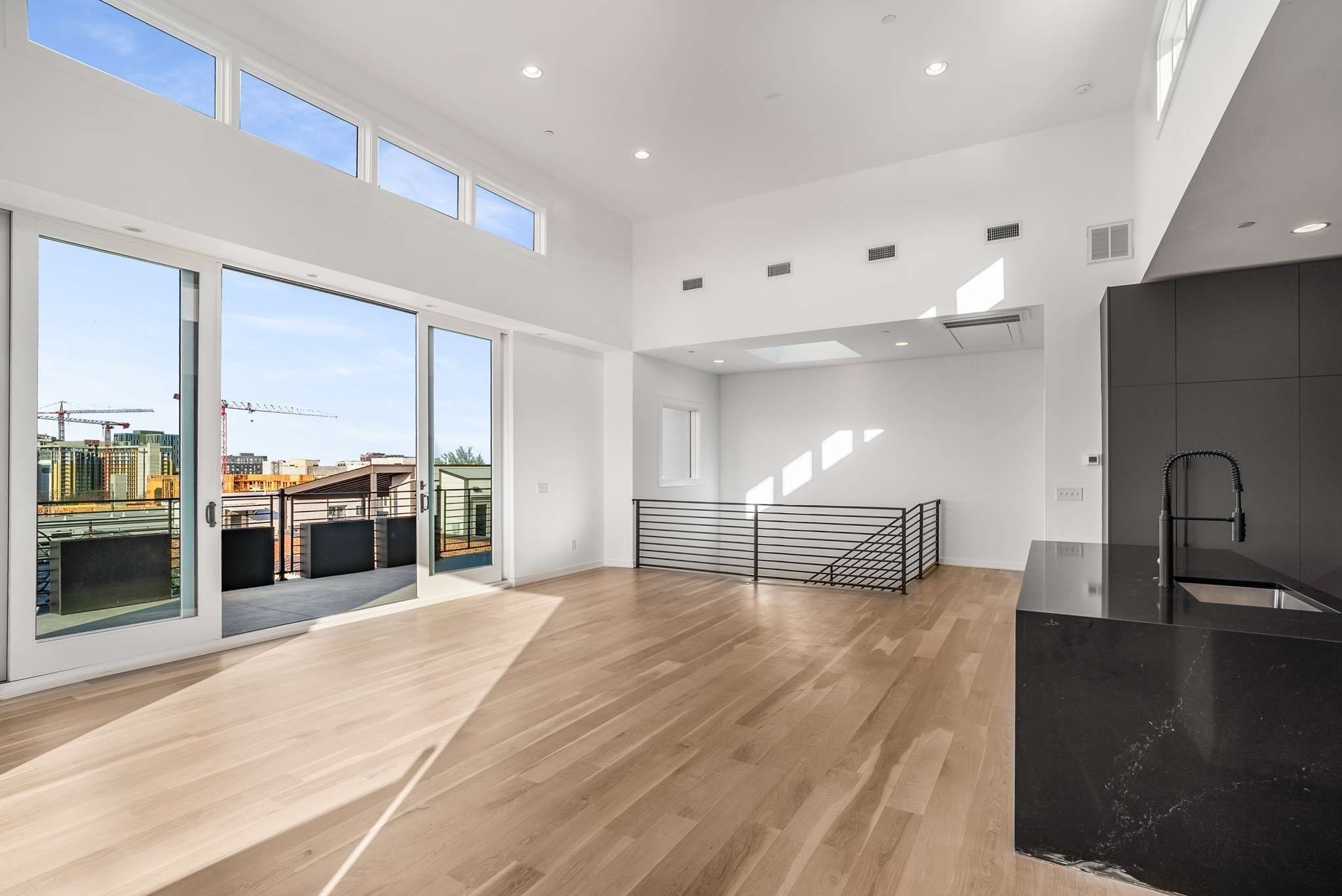 1017 12th Ave, S Unit: B